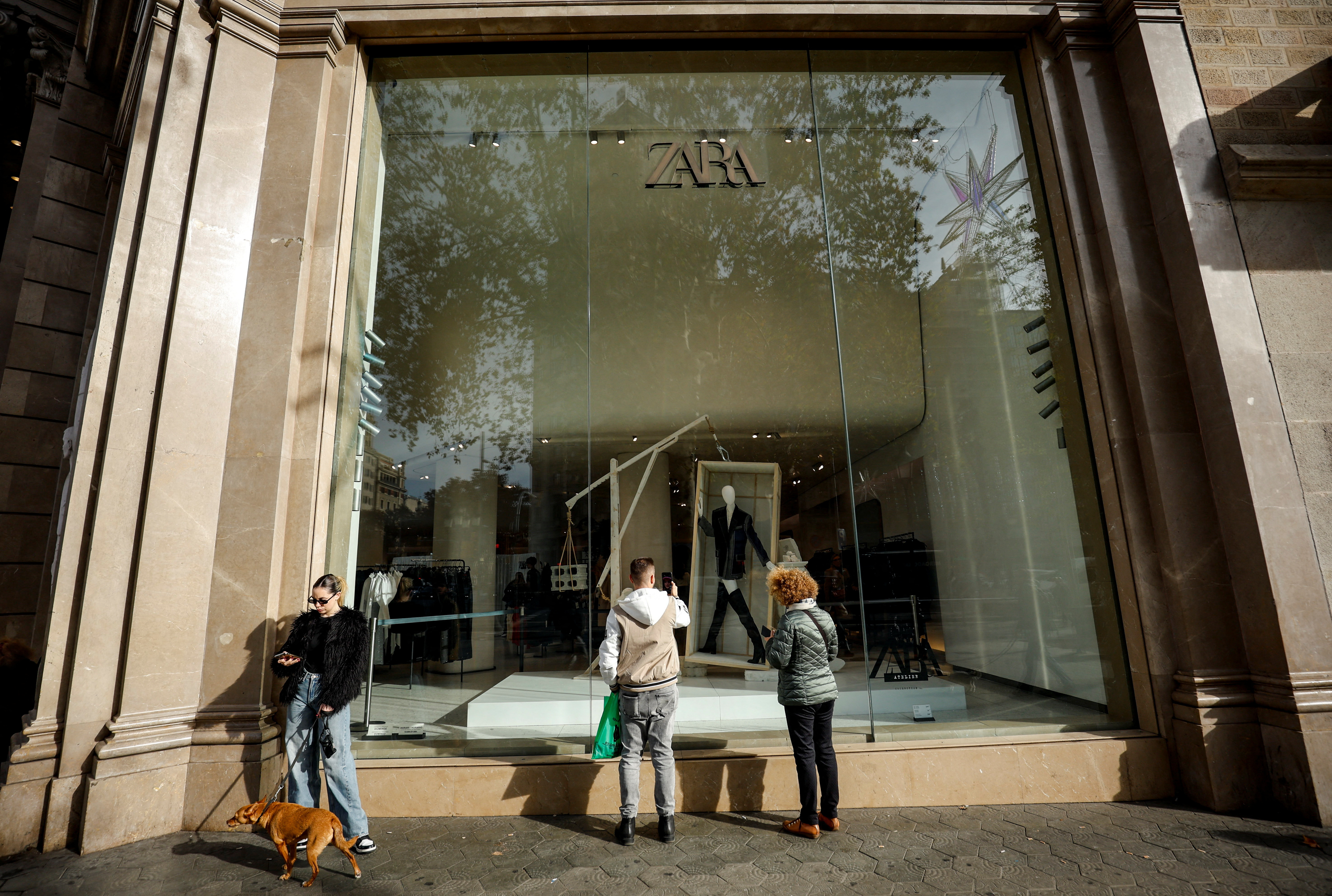 Zara pulls advert from website front page after Gaza boycott calls