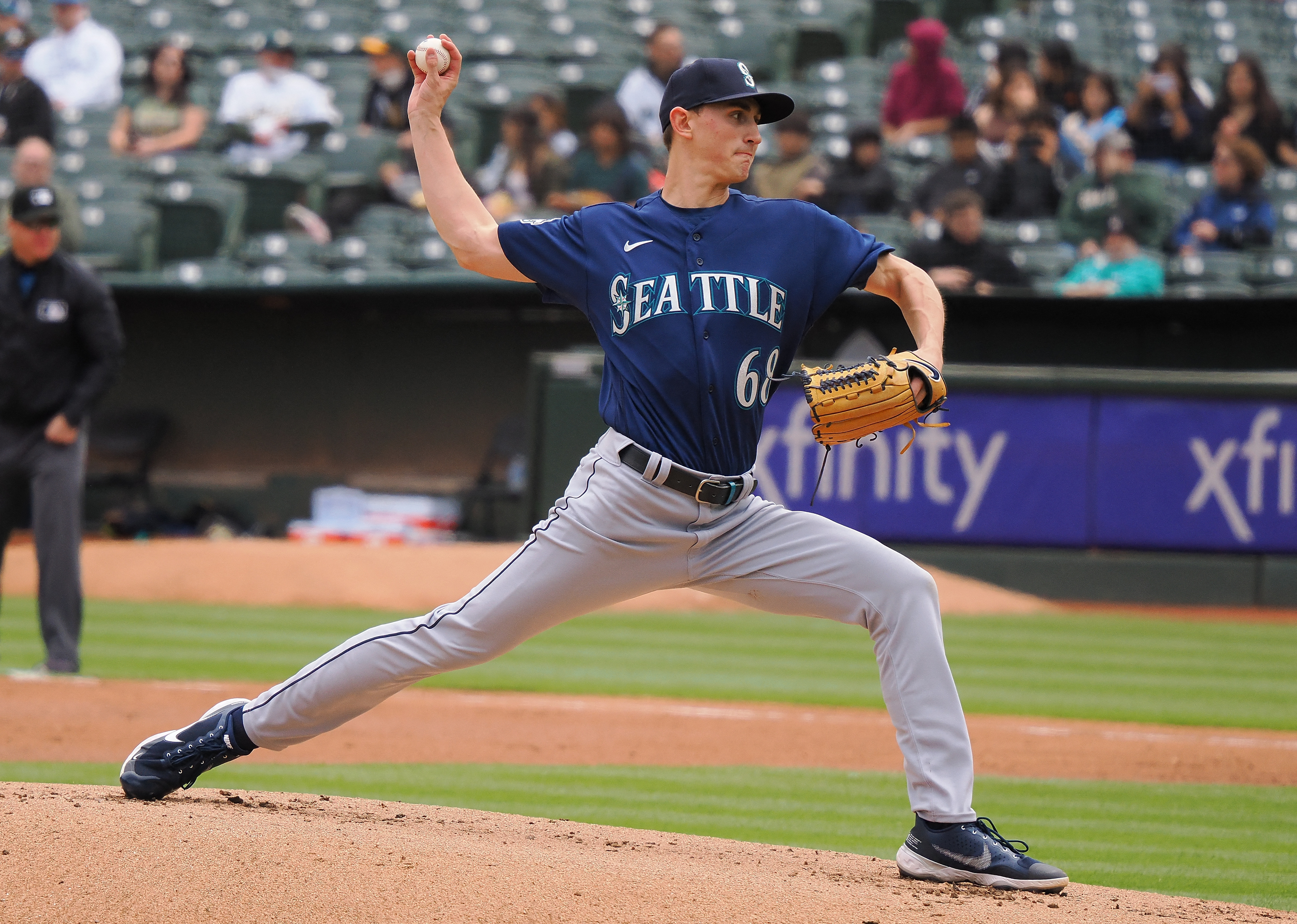 Mariners close out August with 21 wins after rallying past Oakland for 5-4  victory - ABC7 San Francisco