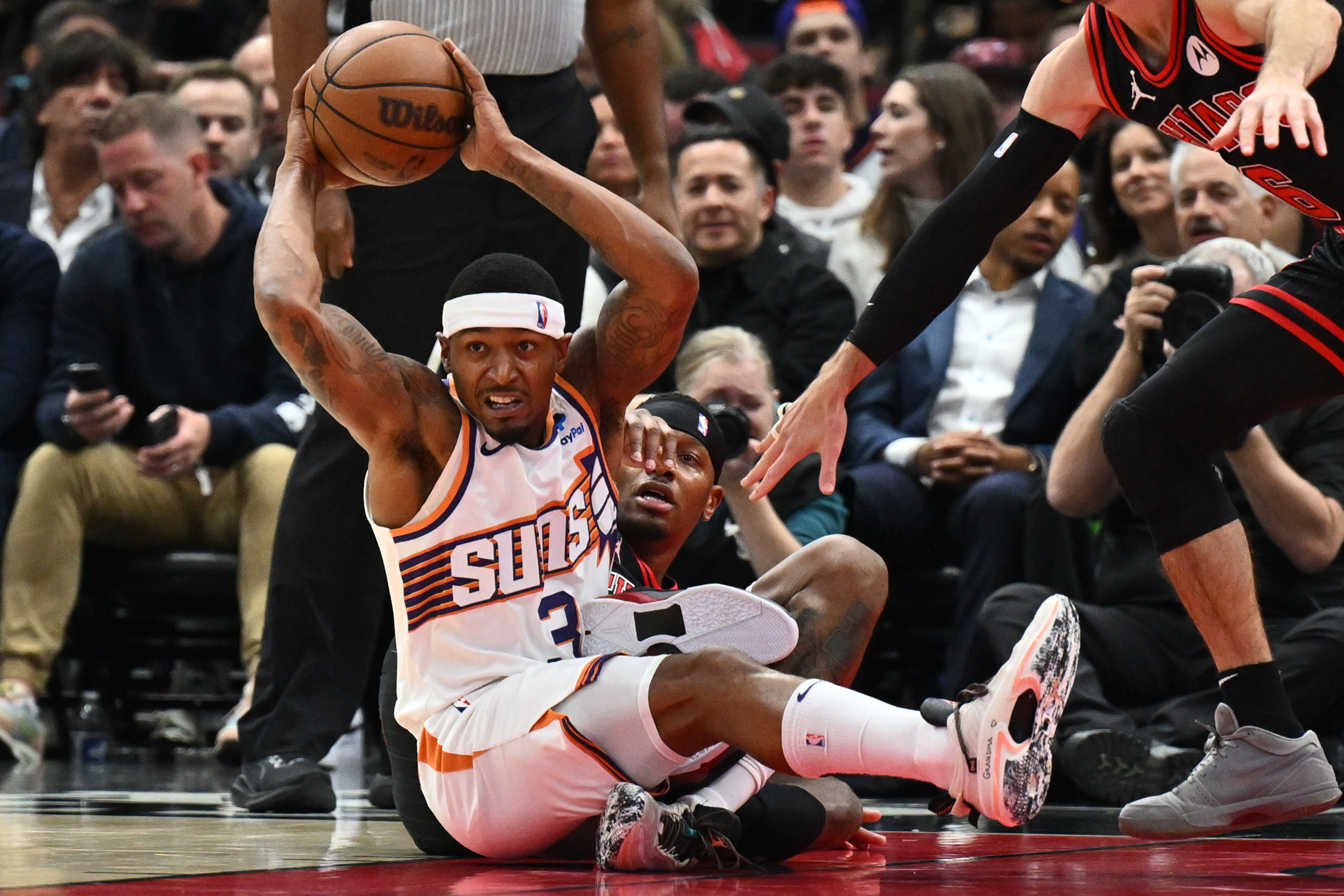 Grayson Allen Hits 8 Treys As Suns Edge Bulls In OT | Reuters