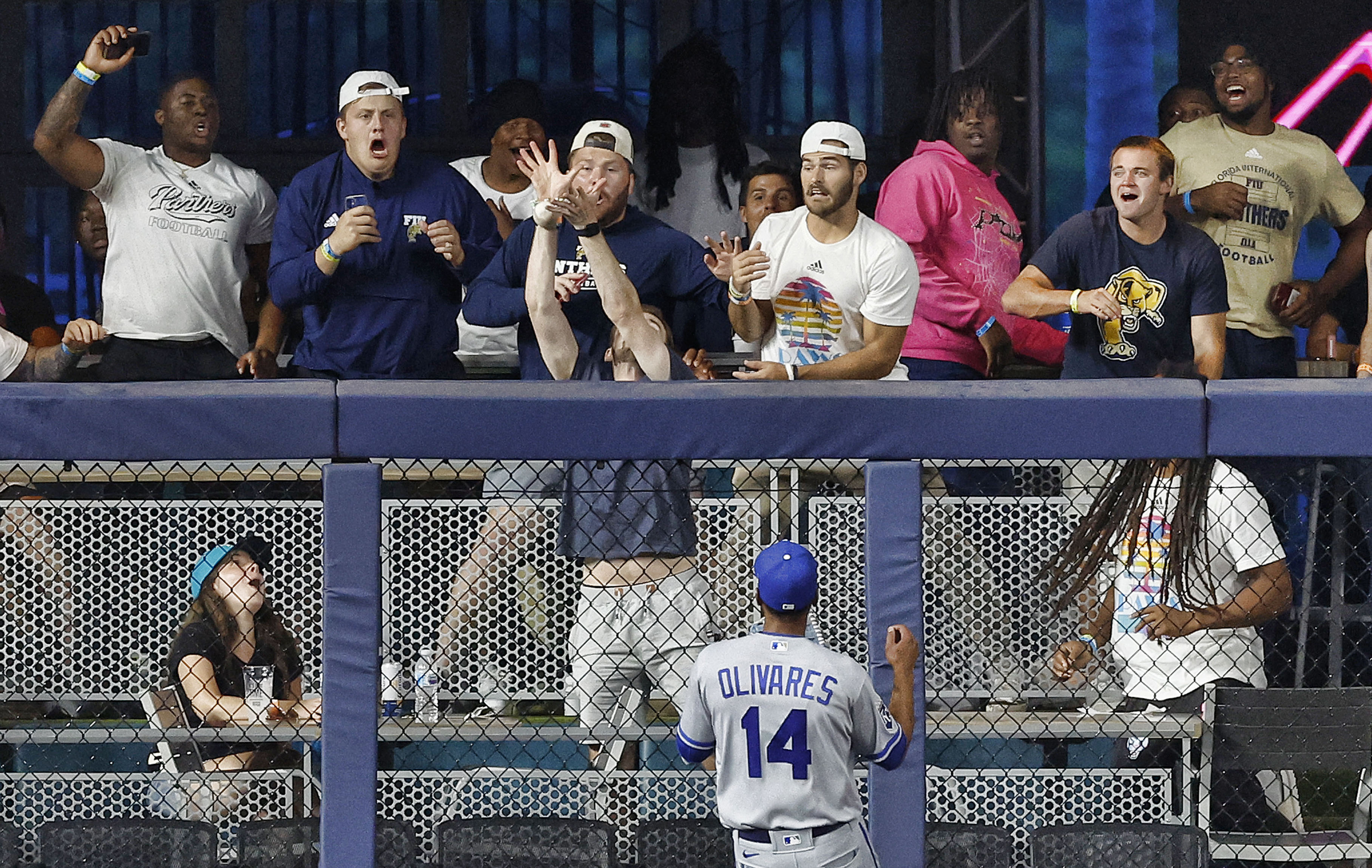 MLB roundup: Luis Arraez breaks .400 as Marlins beat Royals