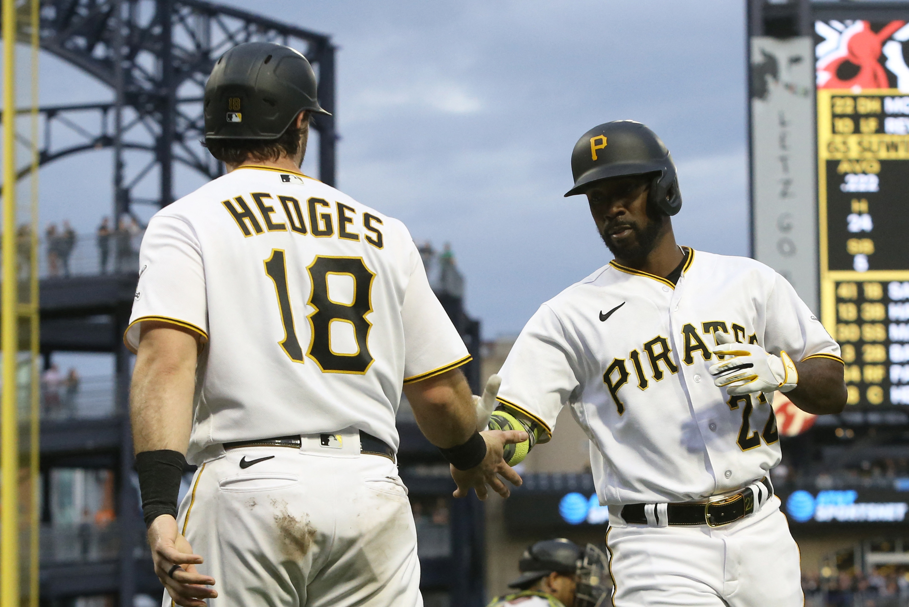 With game of catch, Andrew McCutchen, Ke'Bryan Hayes begin bond as