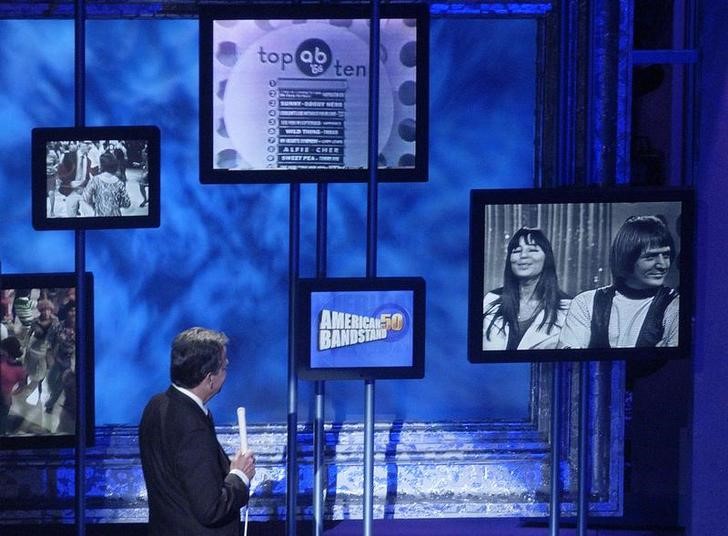 DICK CLARK INTRODUCES CHER AT "AMERICAN BANDSTAND'S 50TH...A
CELEBRATION" TAPING.