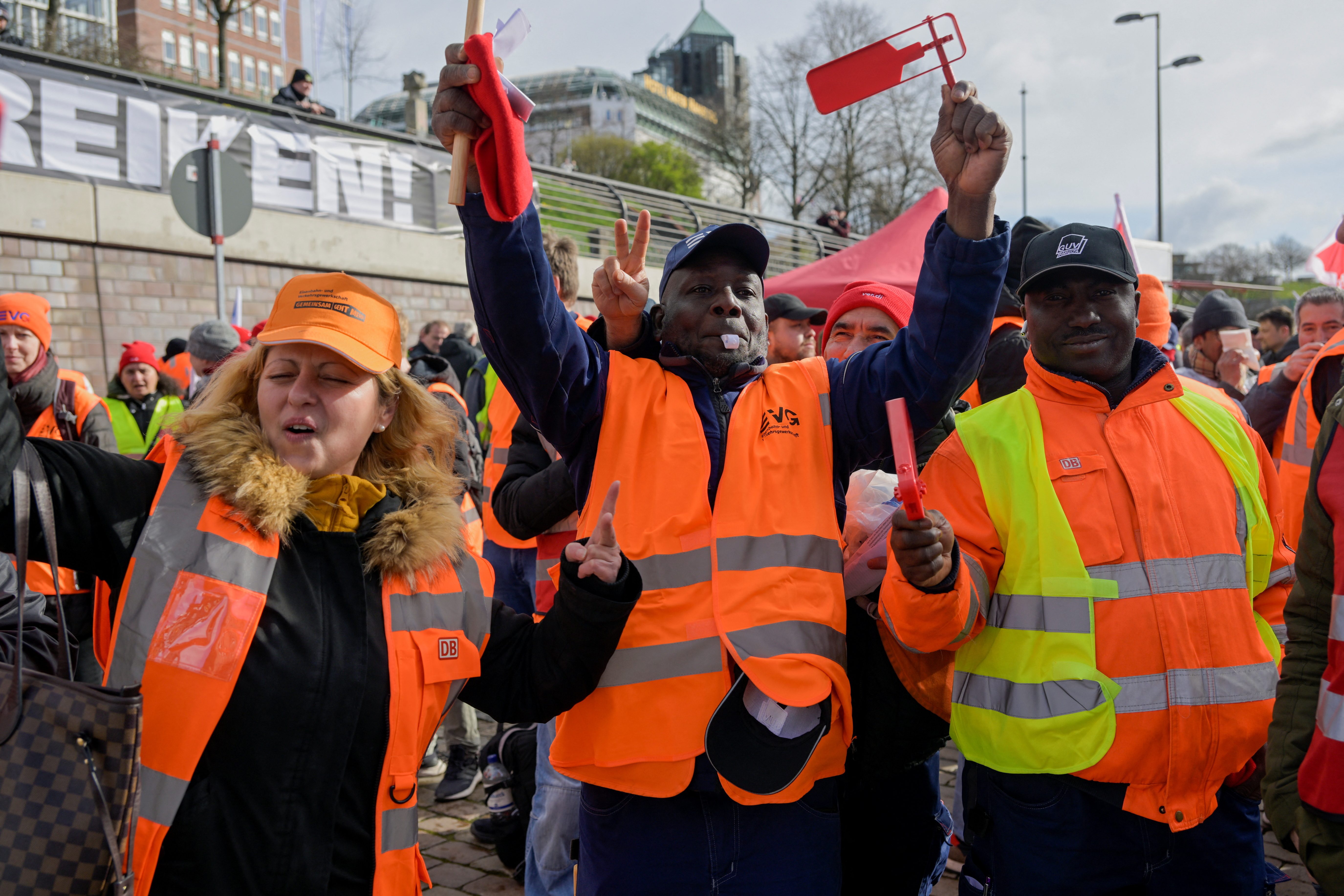 Verdi calls nationwide strike over wage dispute in Germany