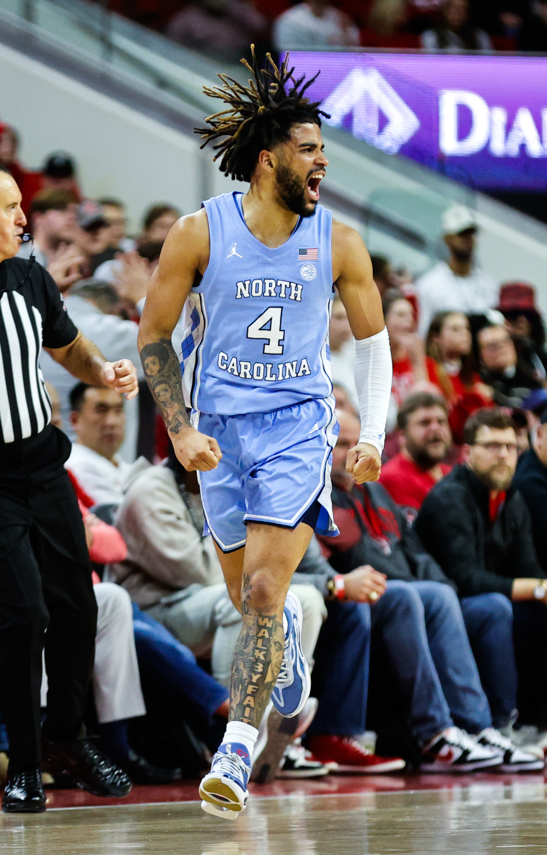 No. 7 North Carolina suffocates North Carolina State, 67-54 | Reuters