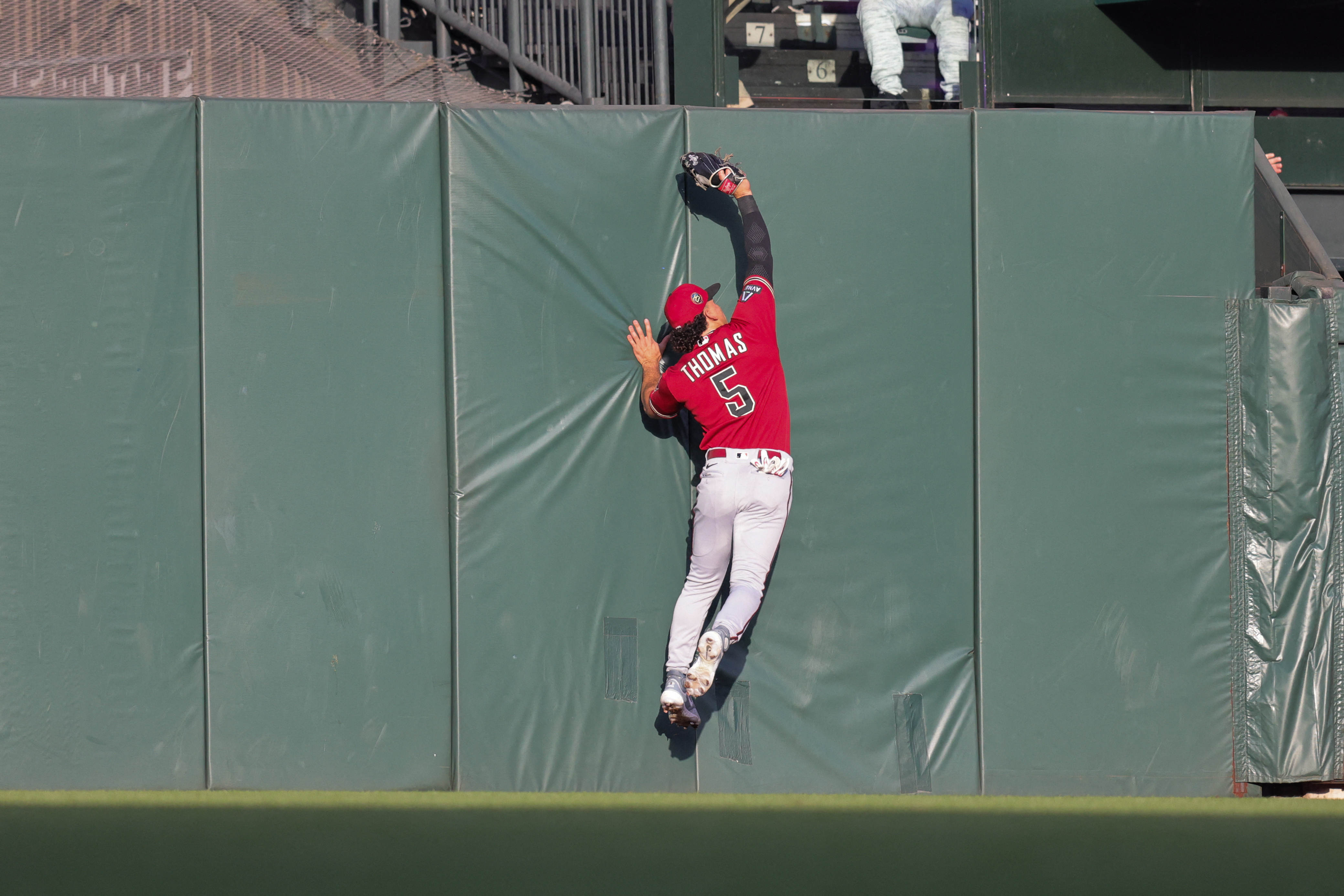 Thomas, Gurriel help the Diamondbacks rally for a 5-4 win over the