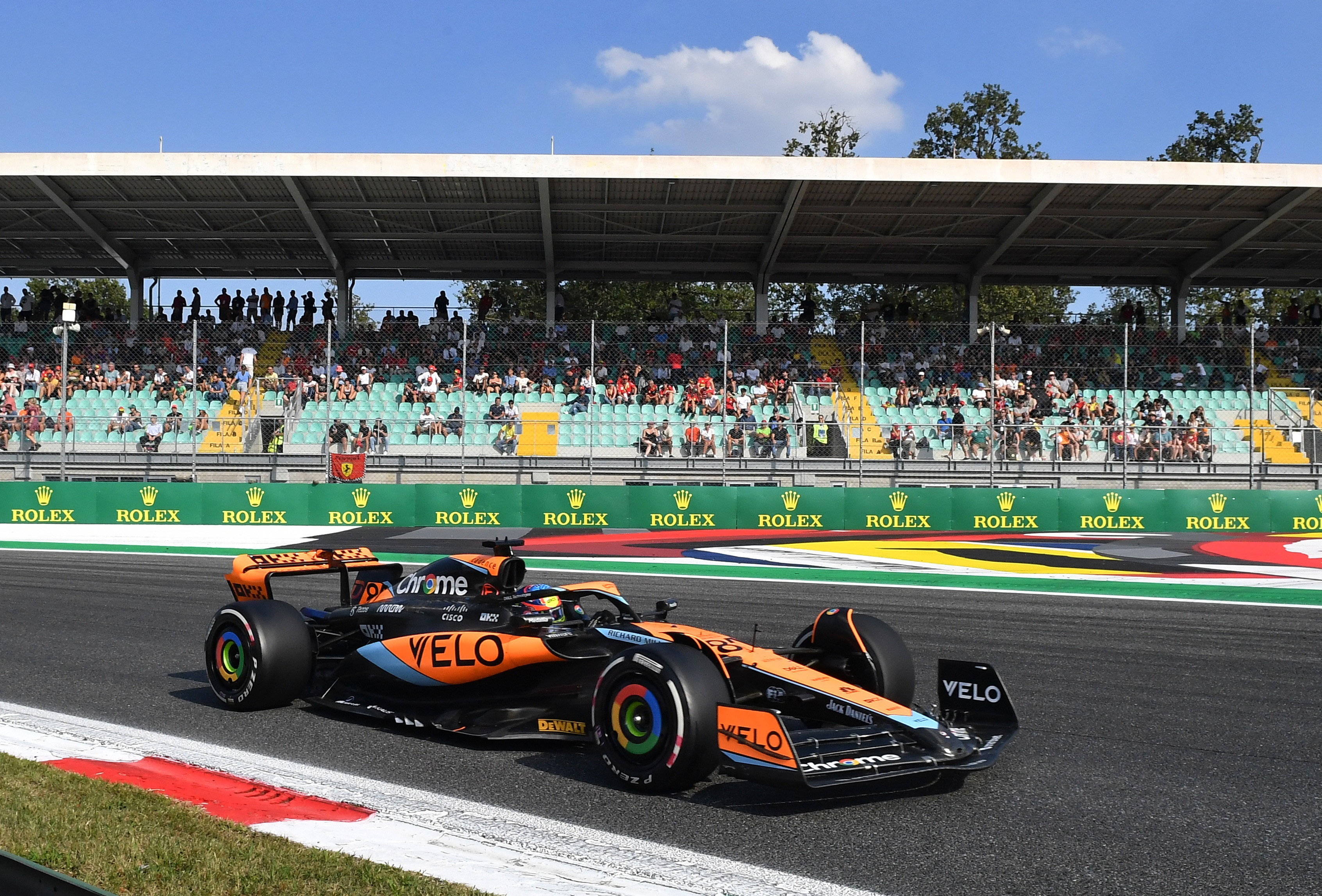 Hamilton apologises to Piastri for Italian GP clash Reuters