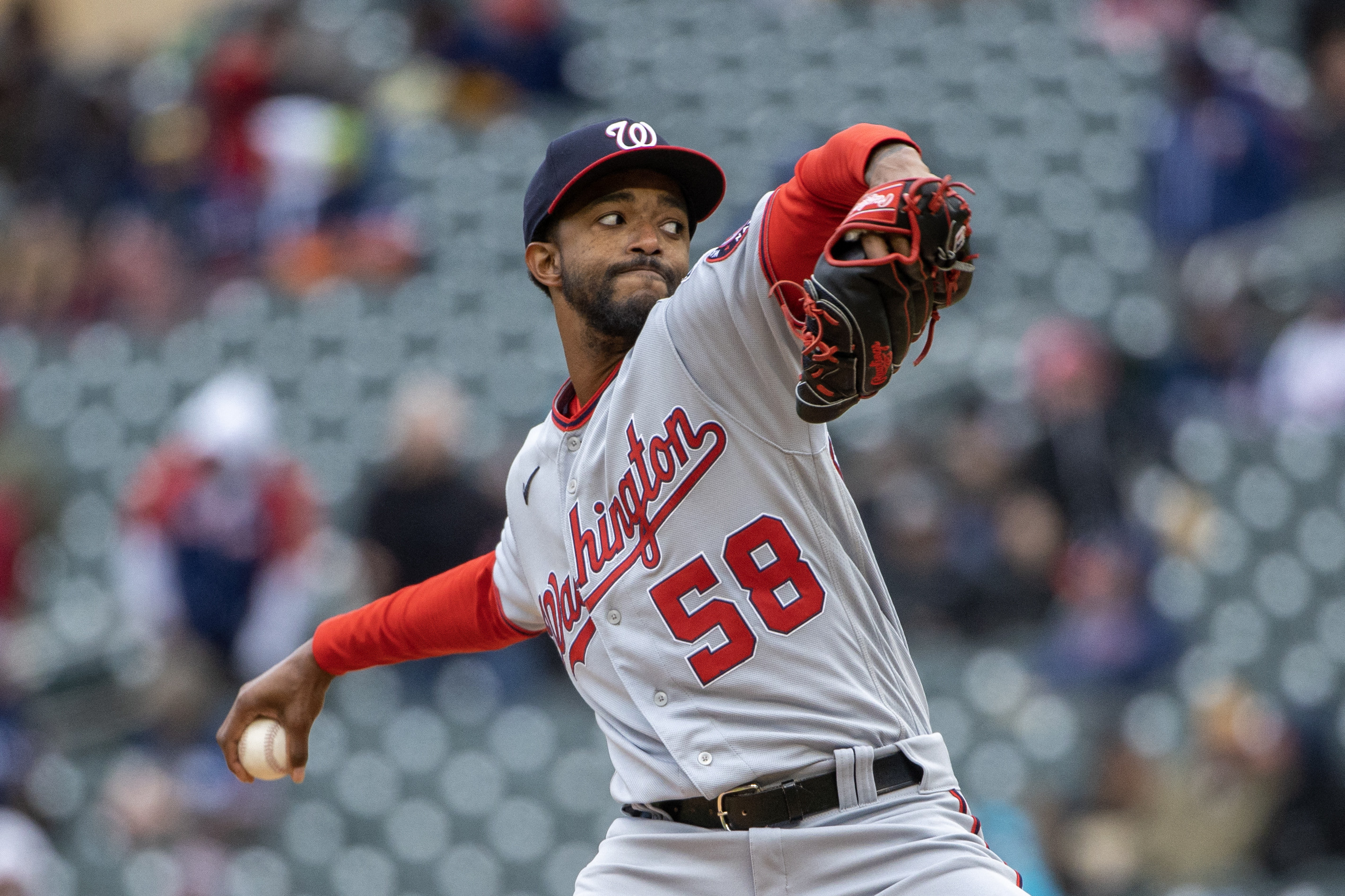 Nationals strike early, pull away to rout Twins