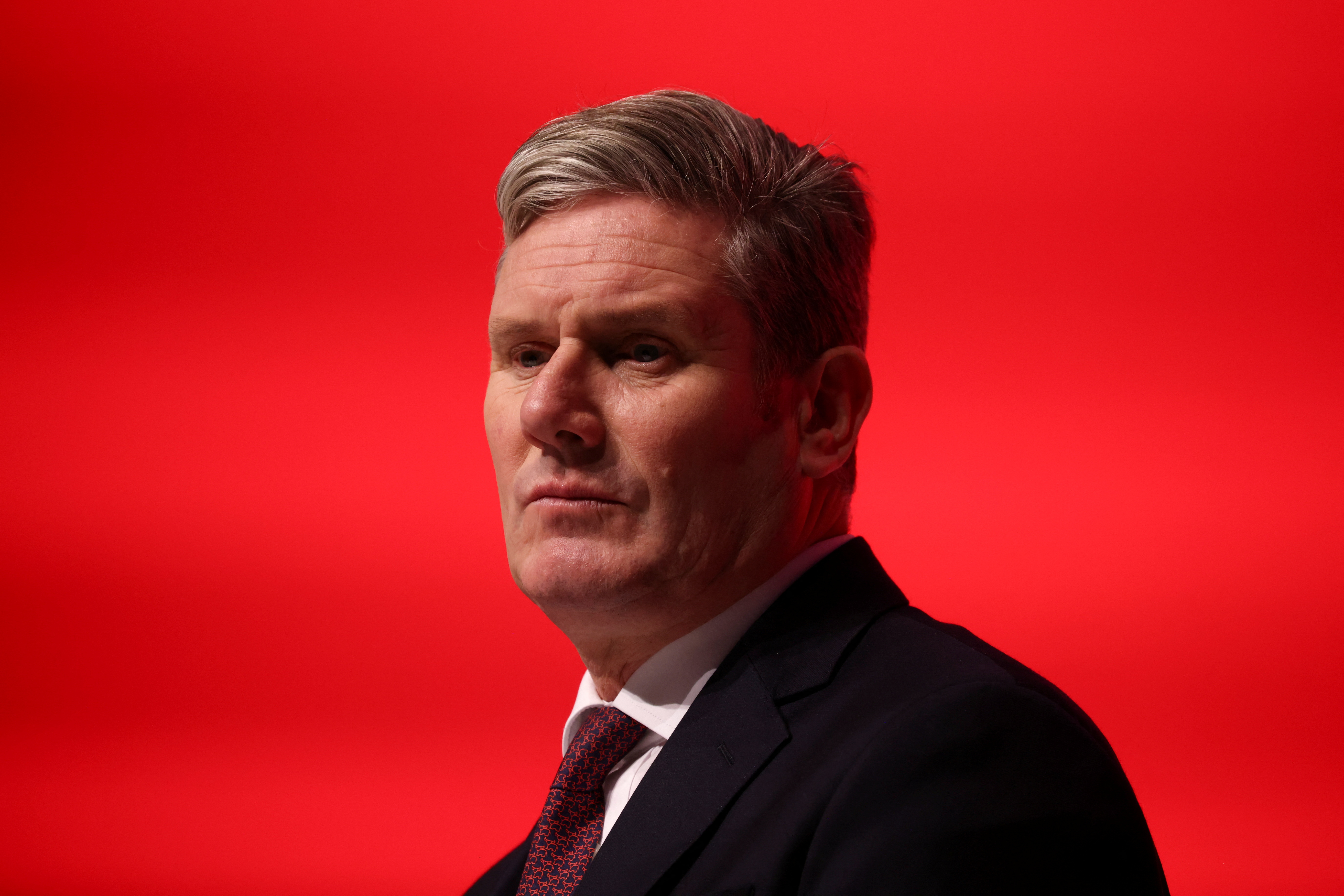 fredelig meget kulhydrat UK Labour leader Starmer: govt must recall parliament and abandon budget |  Reuters