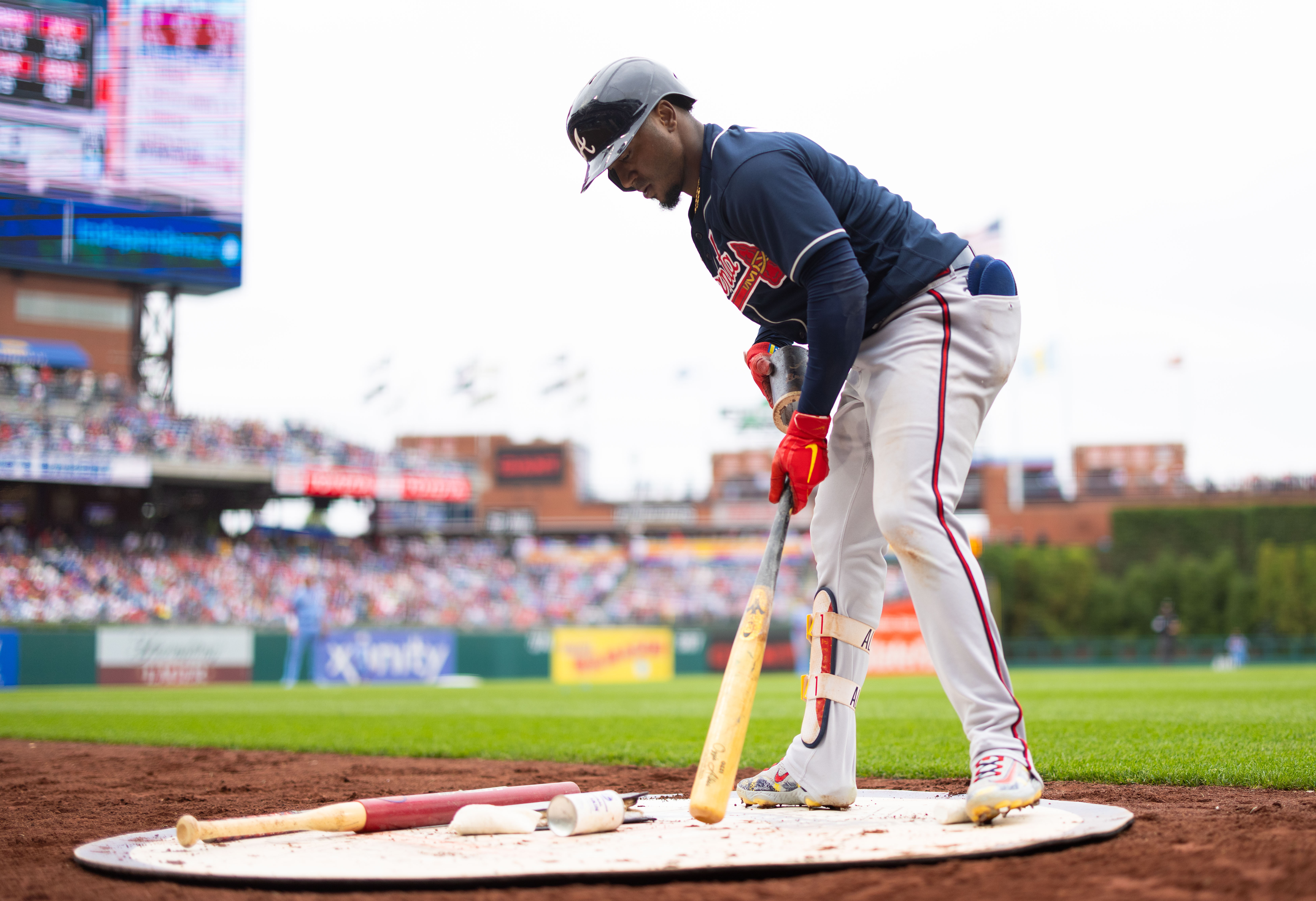 Braves break through in the 10th, beat Phillies 5-1 - Battery Power