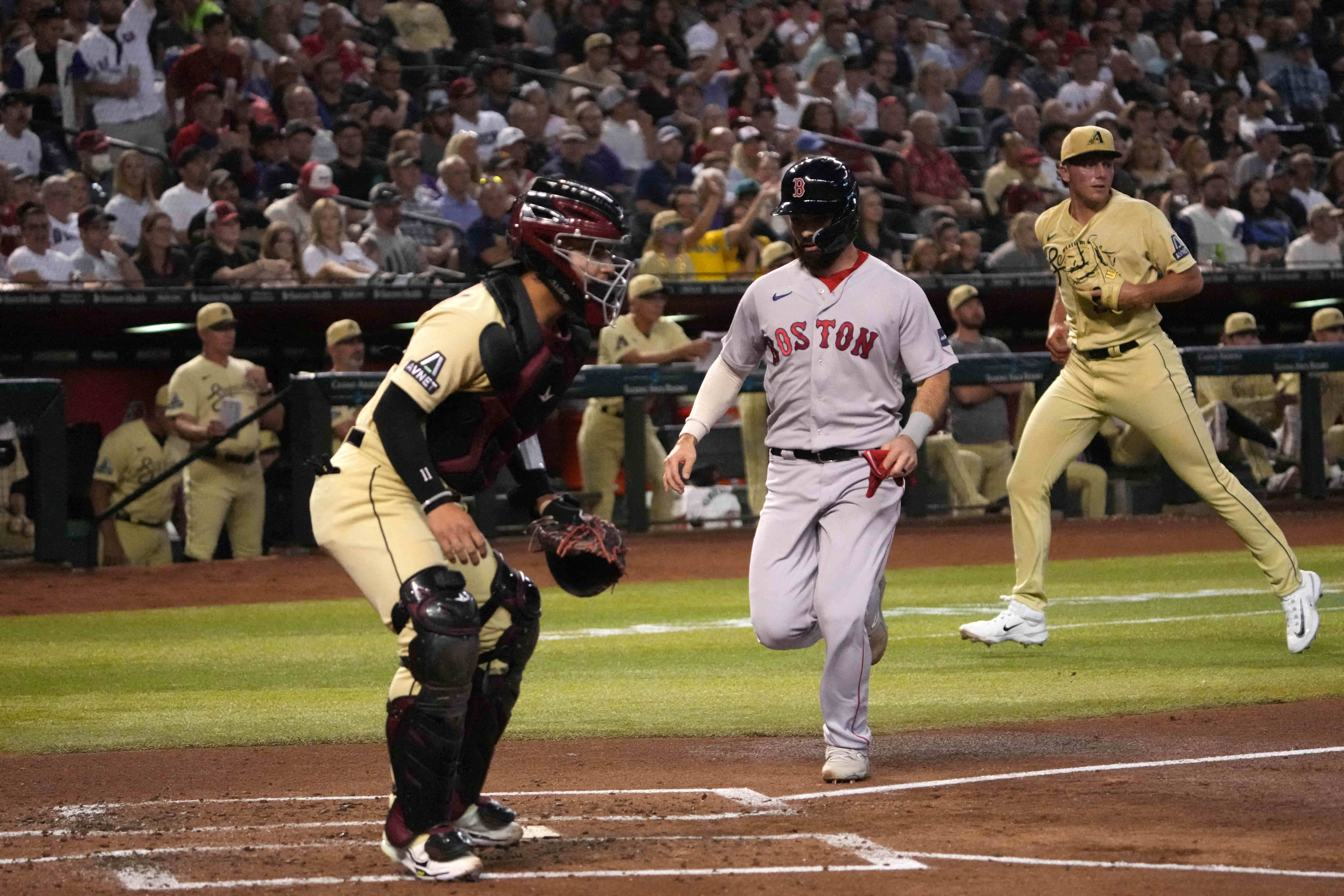 Red Sox end losing streak by beating Diamondbacks