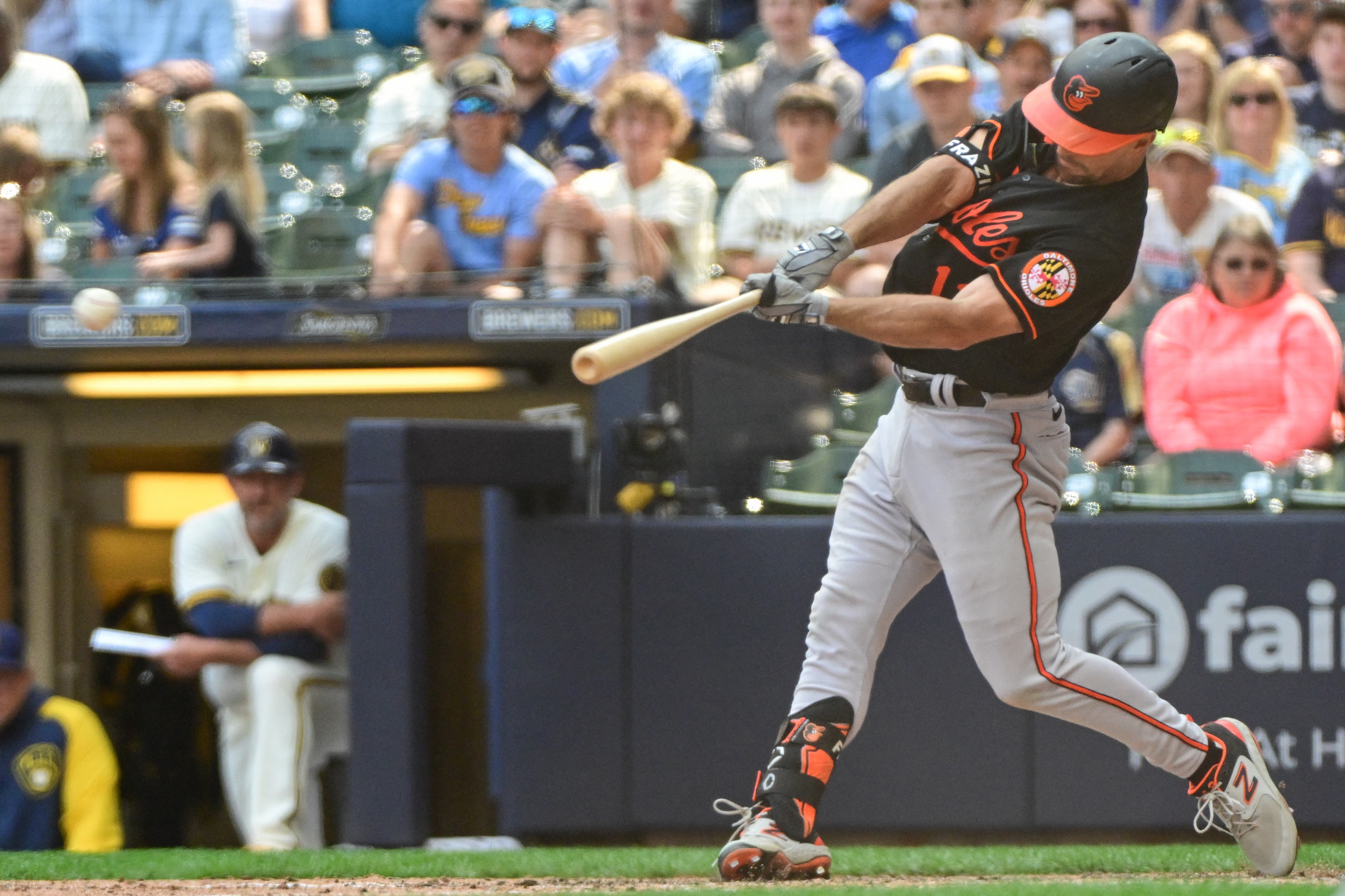 Orioles rally late to upend Brewers, salvage finale