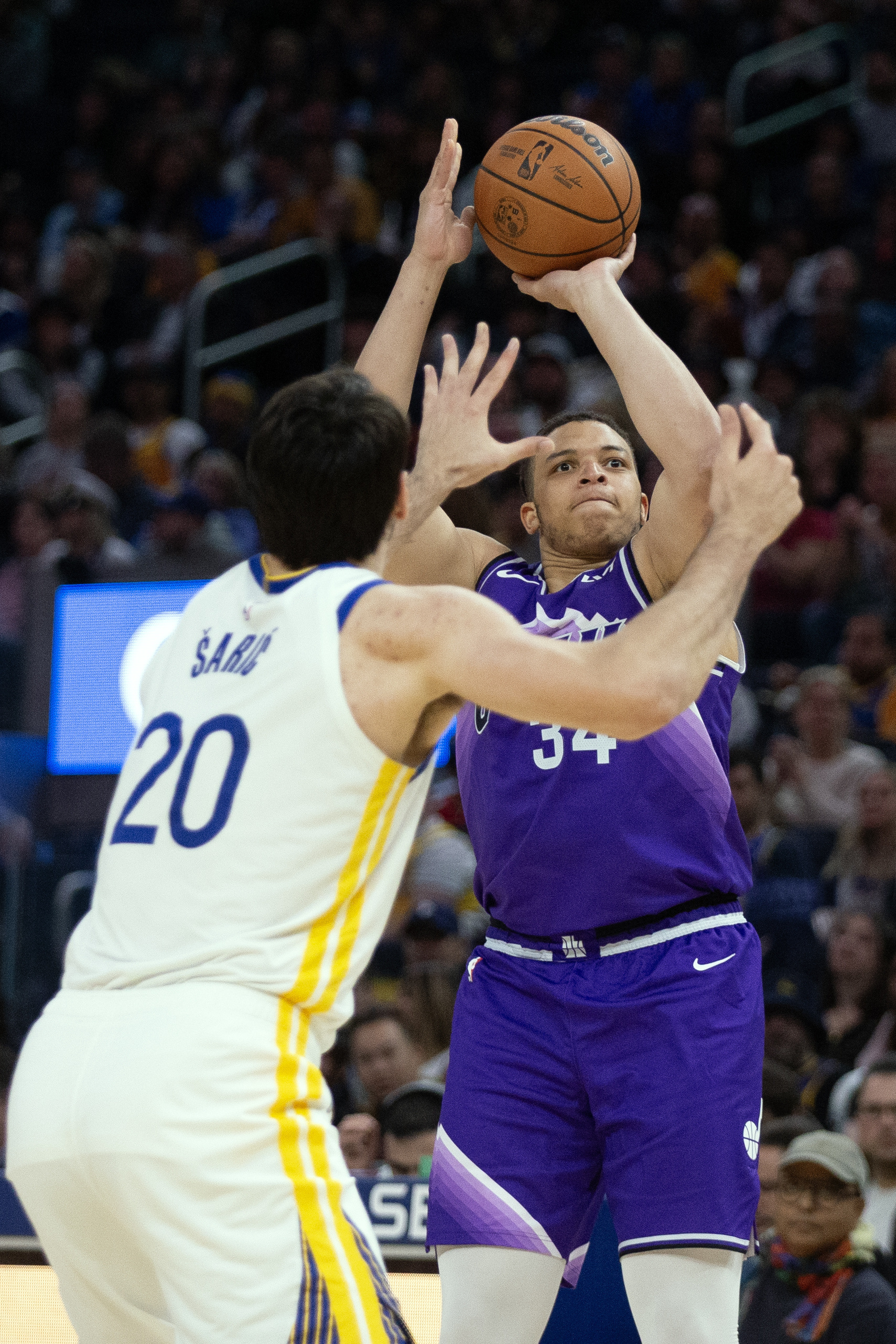 Klay Thompson Makes Six 3s As Warriors Defeat Jazz | Reuters