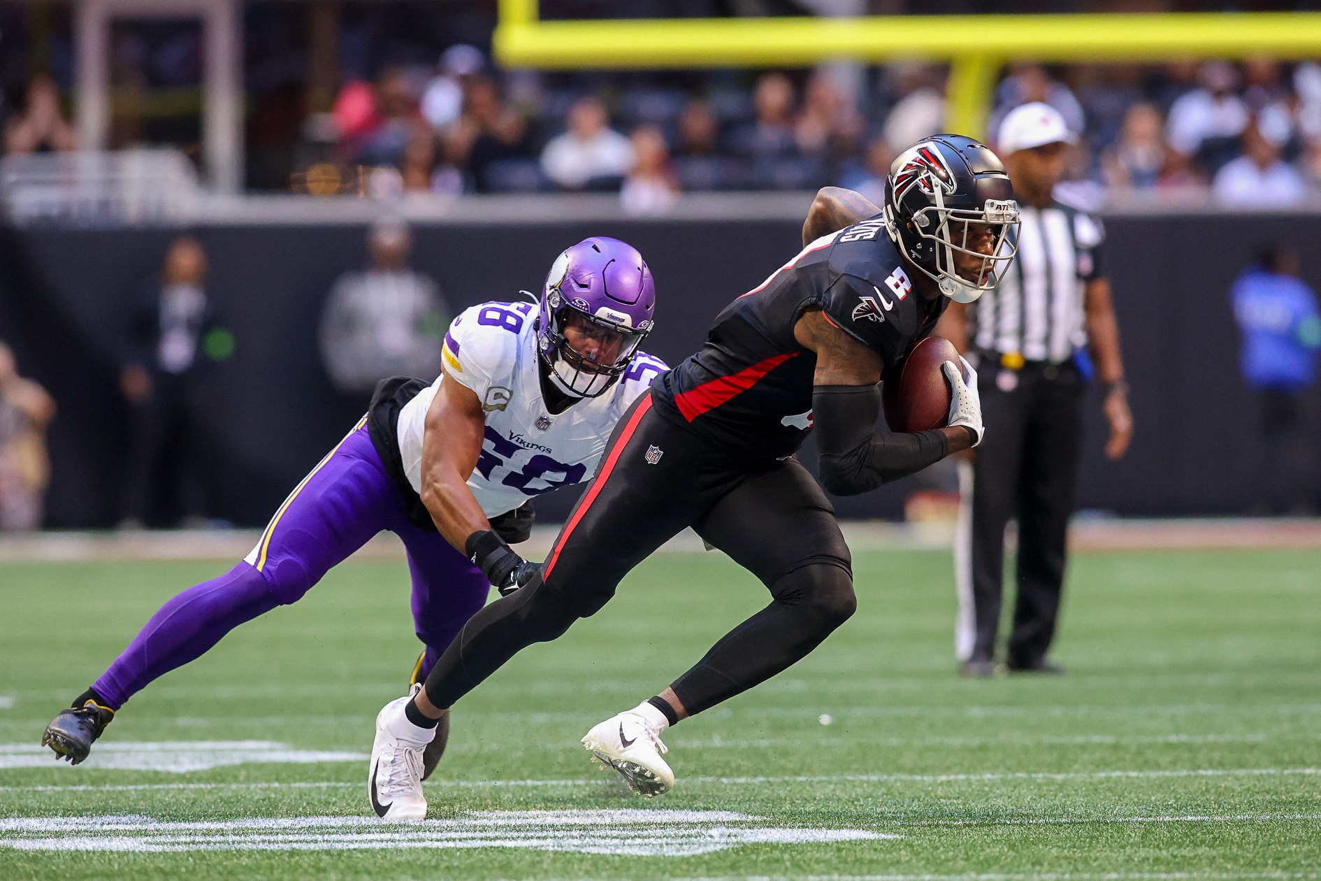 Joshua Dobbs bails out Vikings in win over Falcons | Reuters