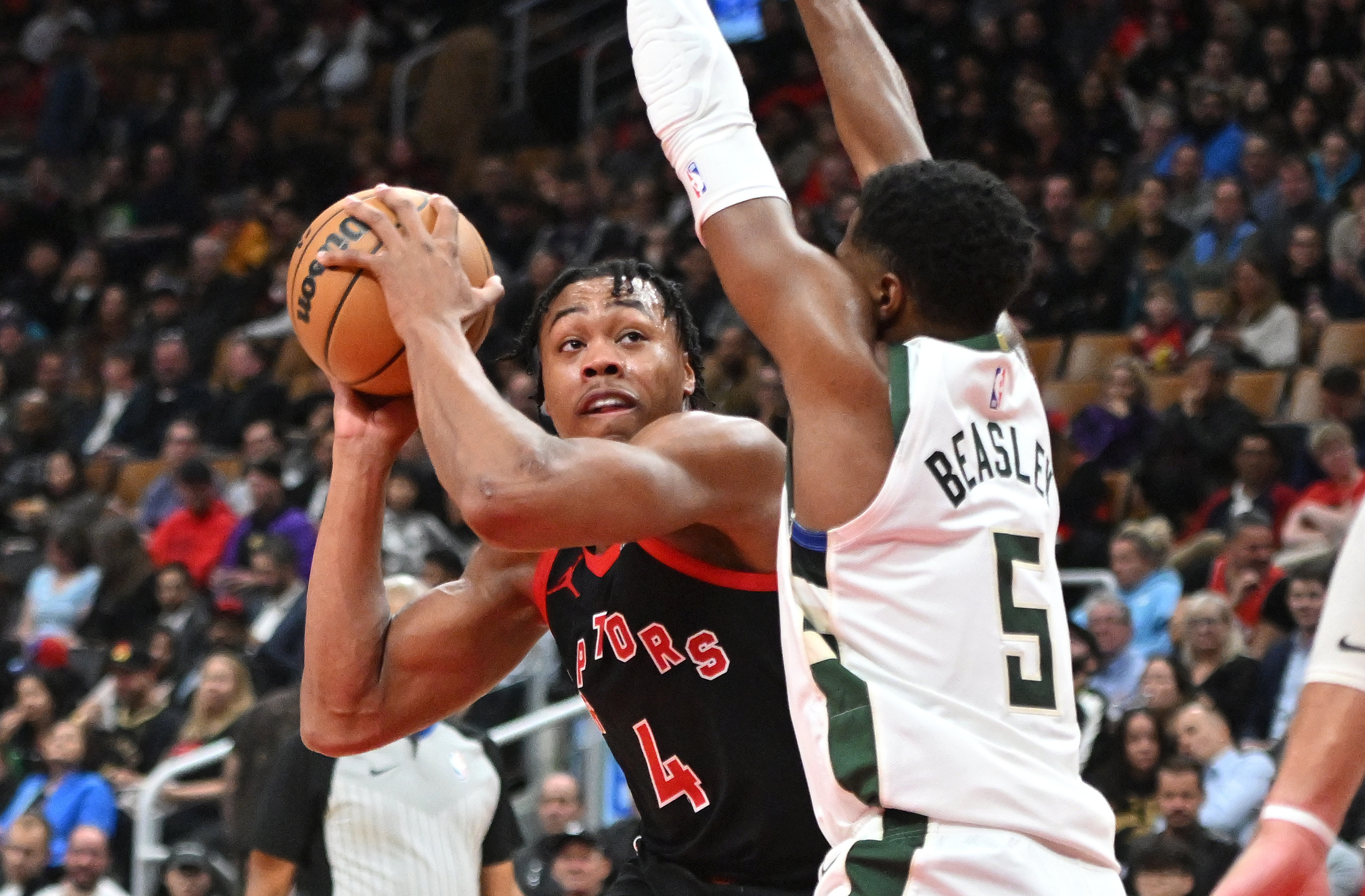 Damian Lillard pours in 37 to carry Bucks past Raptors | Reuters