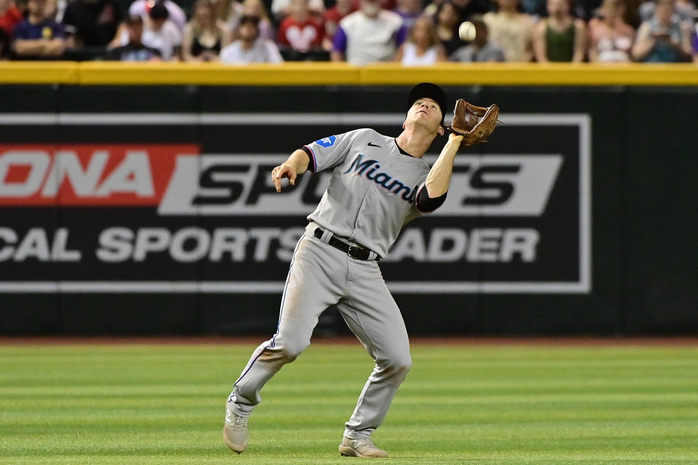 Christian Walker's Long Blast Helps Lift D-backs Over Marlins | Reuters