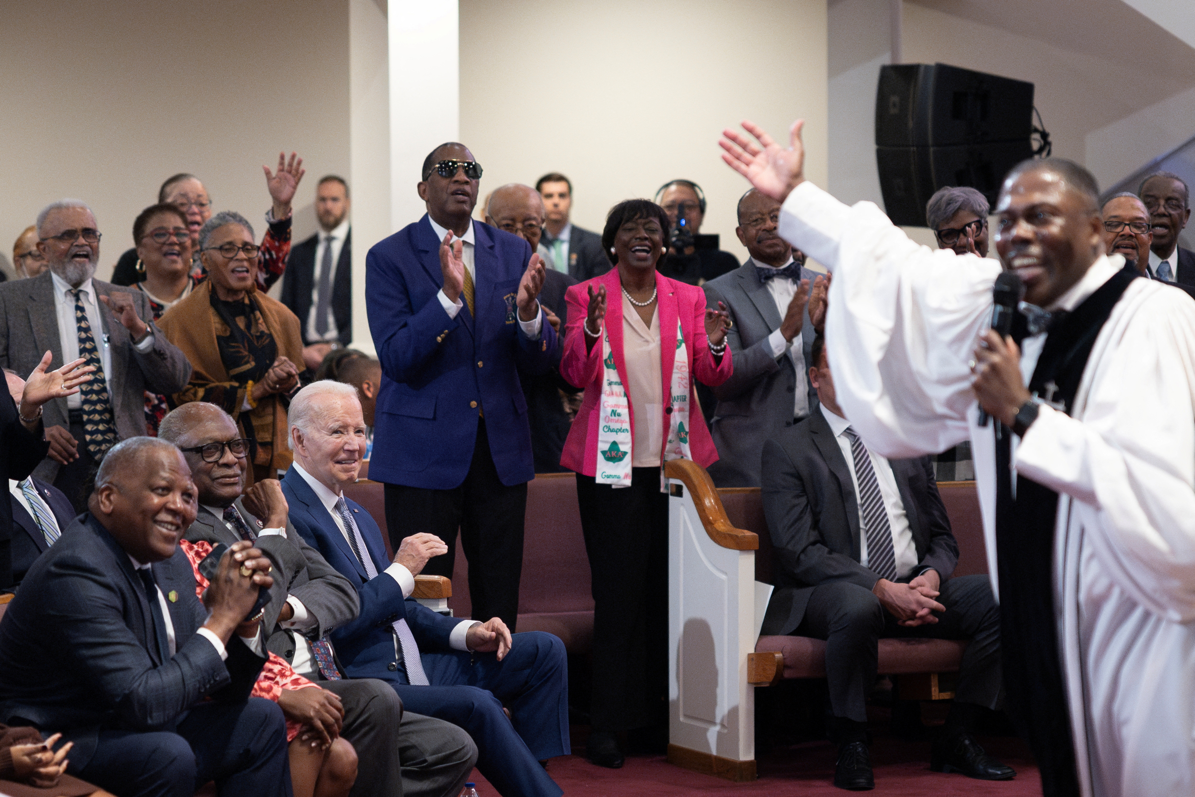 バイデン氏、黒人コミュニティーの礼拝に参加　大統領選に向け支持浸透図る