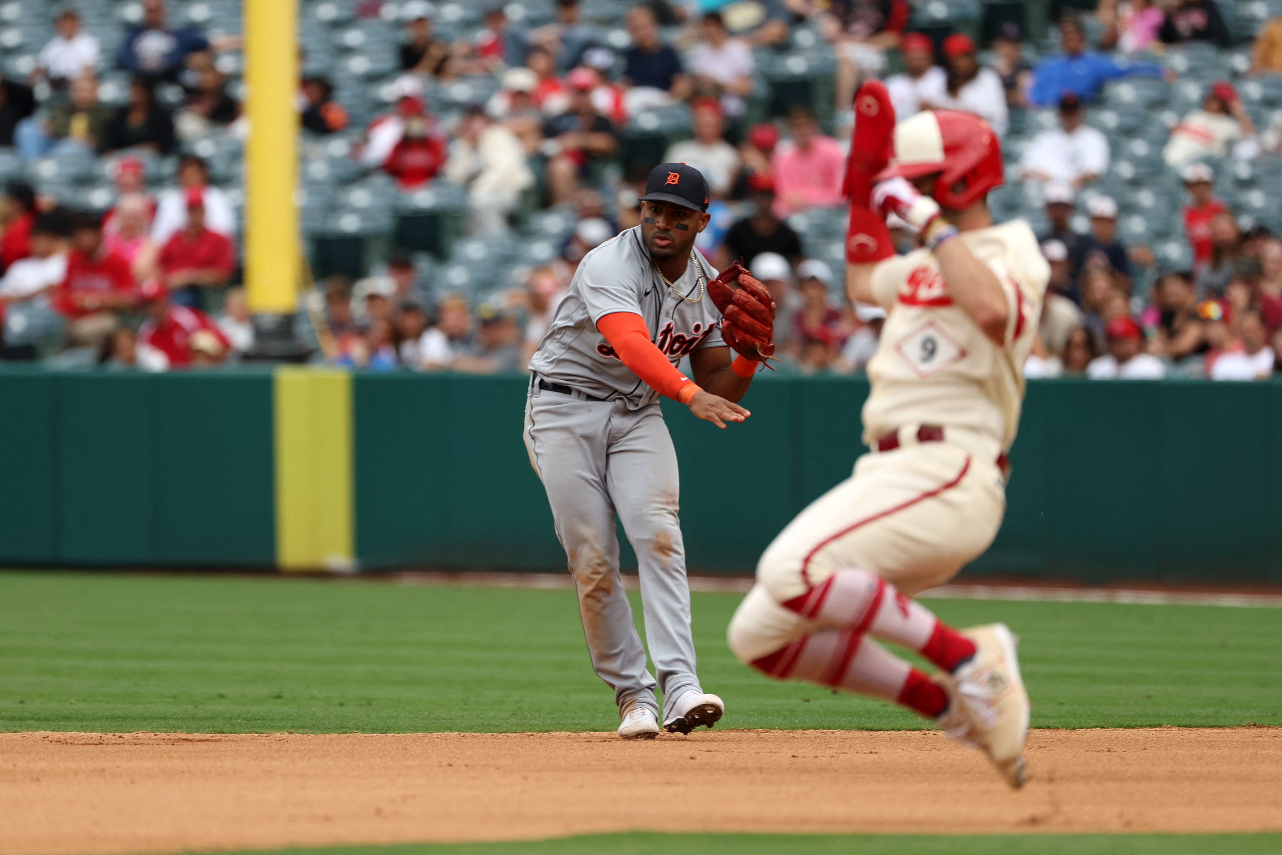 Rogers homers twice as Tigers complete sweep of Angels – The