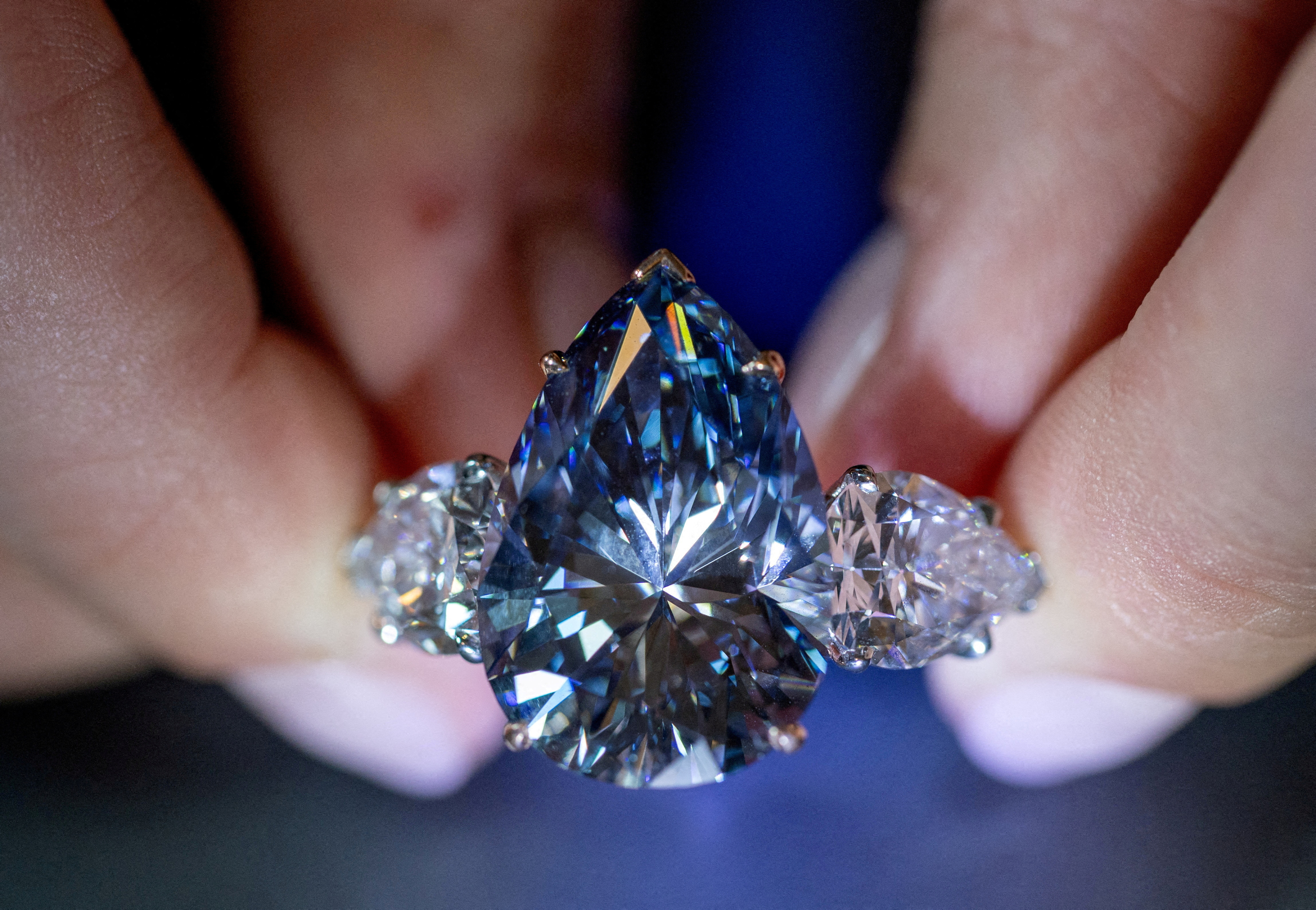 3 Carat Princess Cut Blue Moissanite Giliarto Engagement Ring