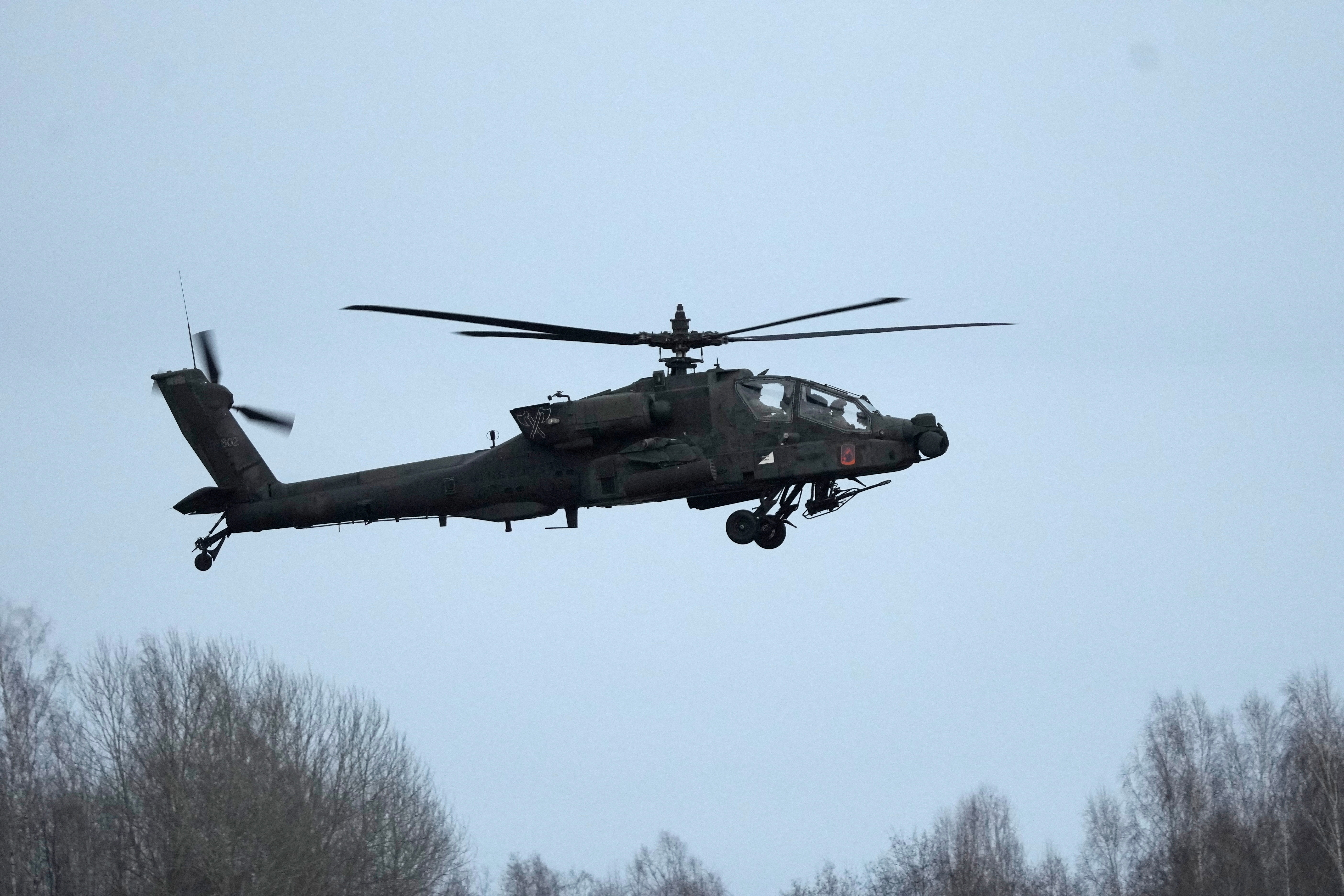 U S Apache Helicopters Arrive In Latvia Reuters