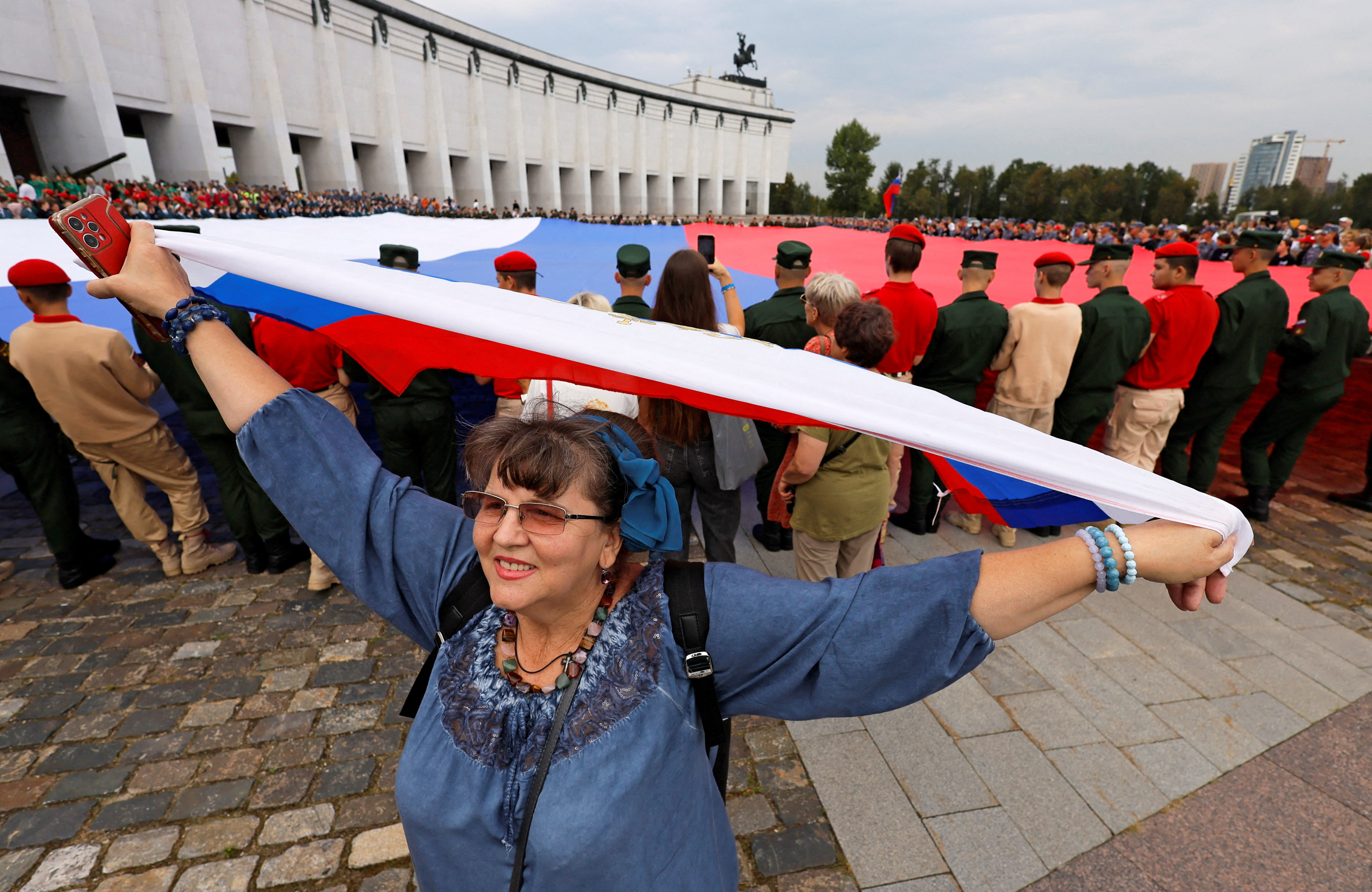 Russia celebrates Flag Day