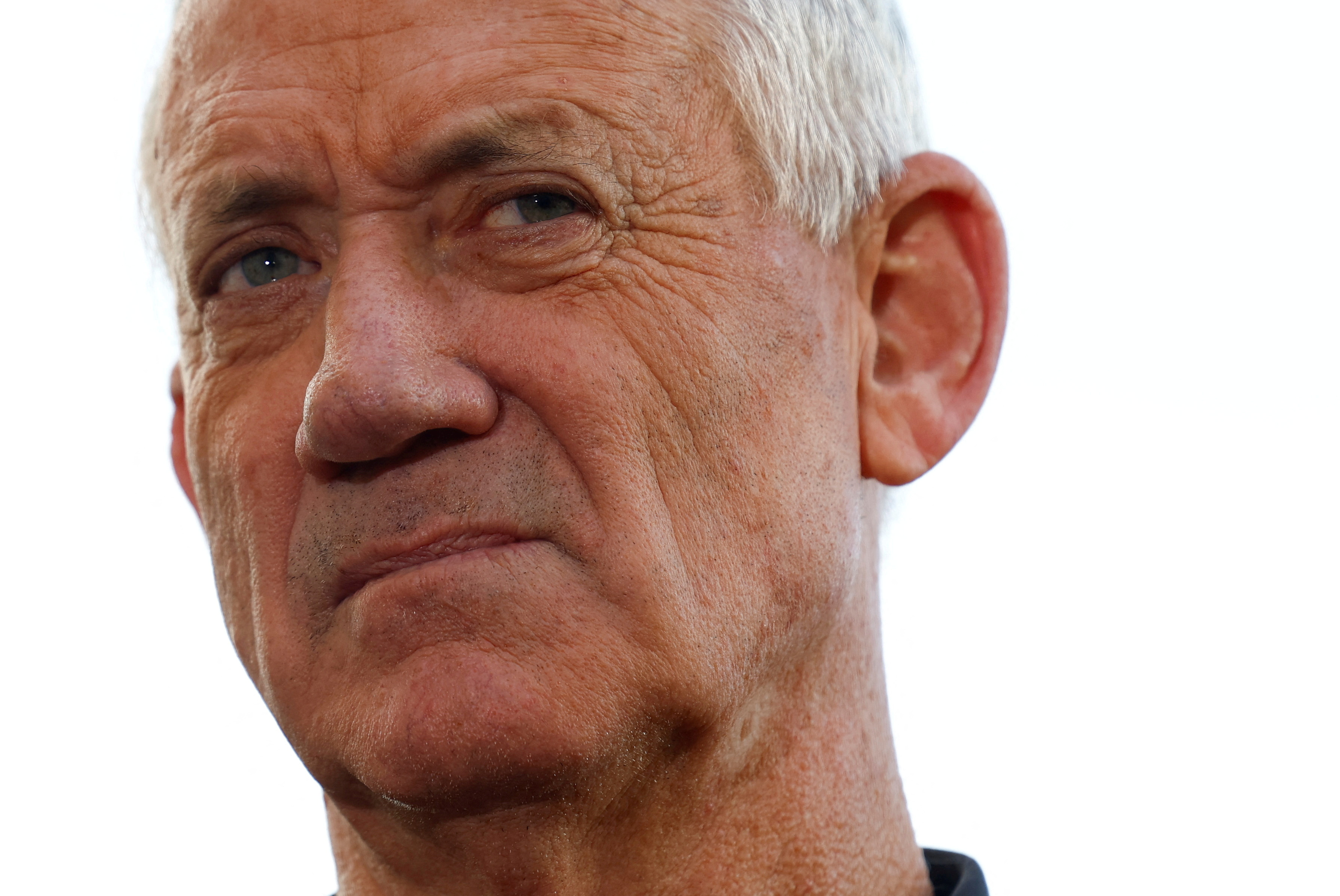 Israeli Emergency cabinet minister and opposition politician Benny Gantz addresses the press, in Kiryat Shmona