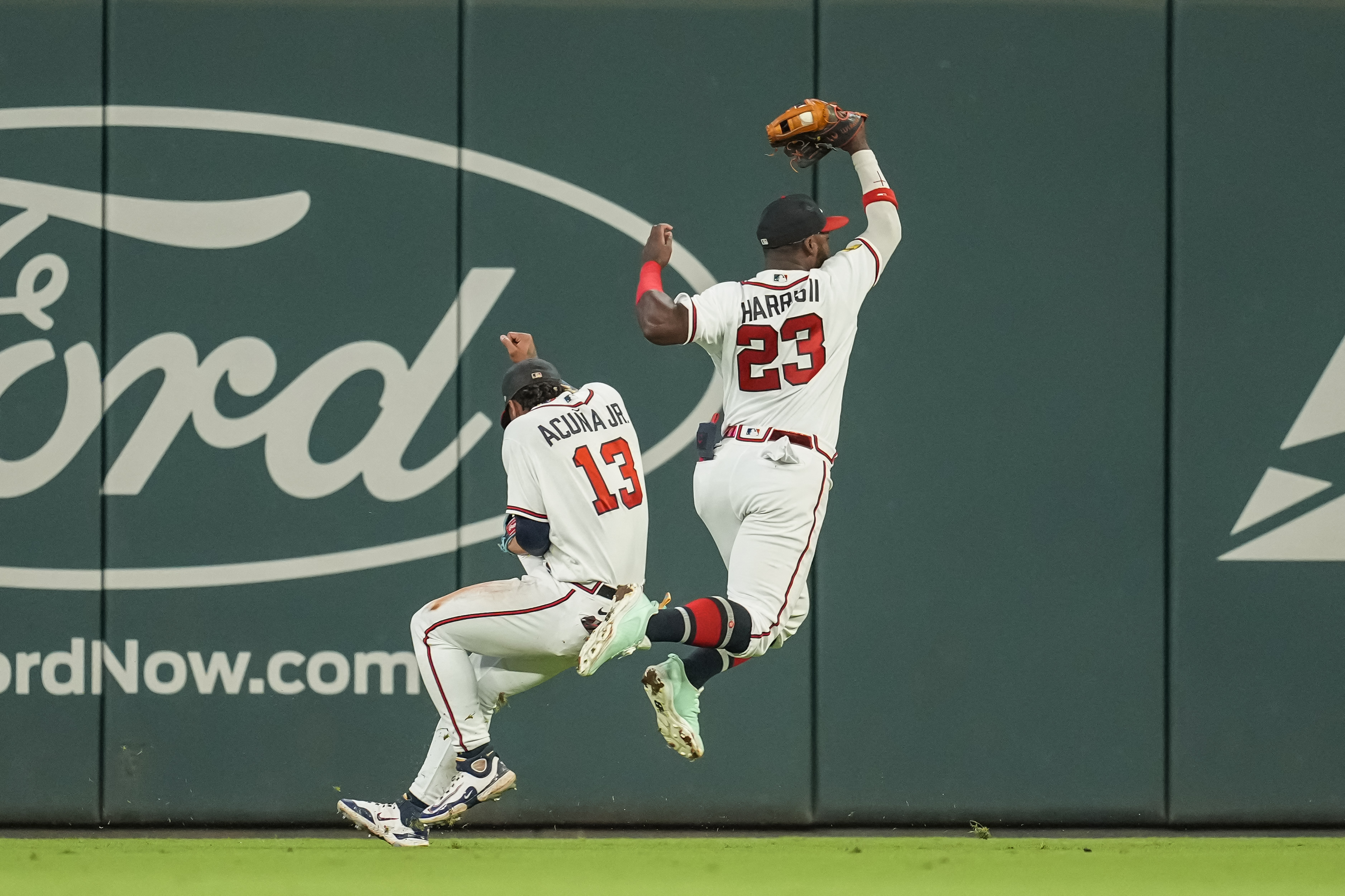 Ronald Acuna Jr. steals No. 70 as Braves steal win over Cubs