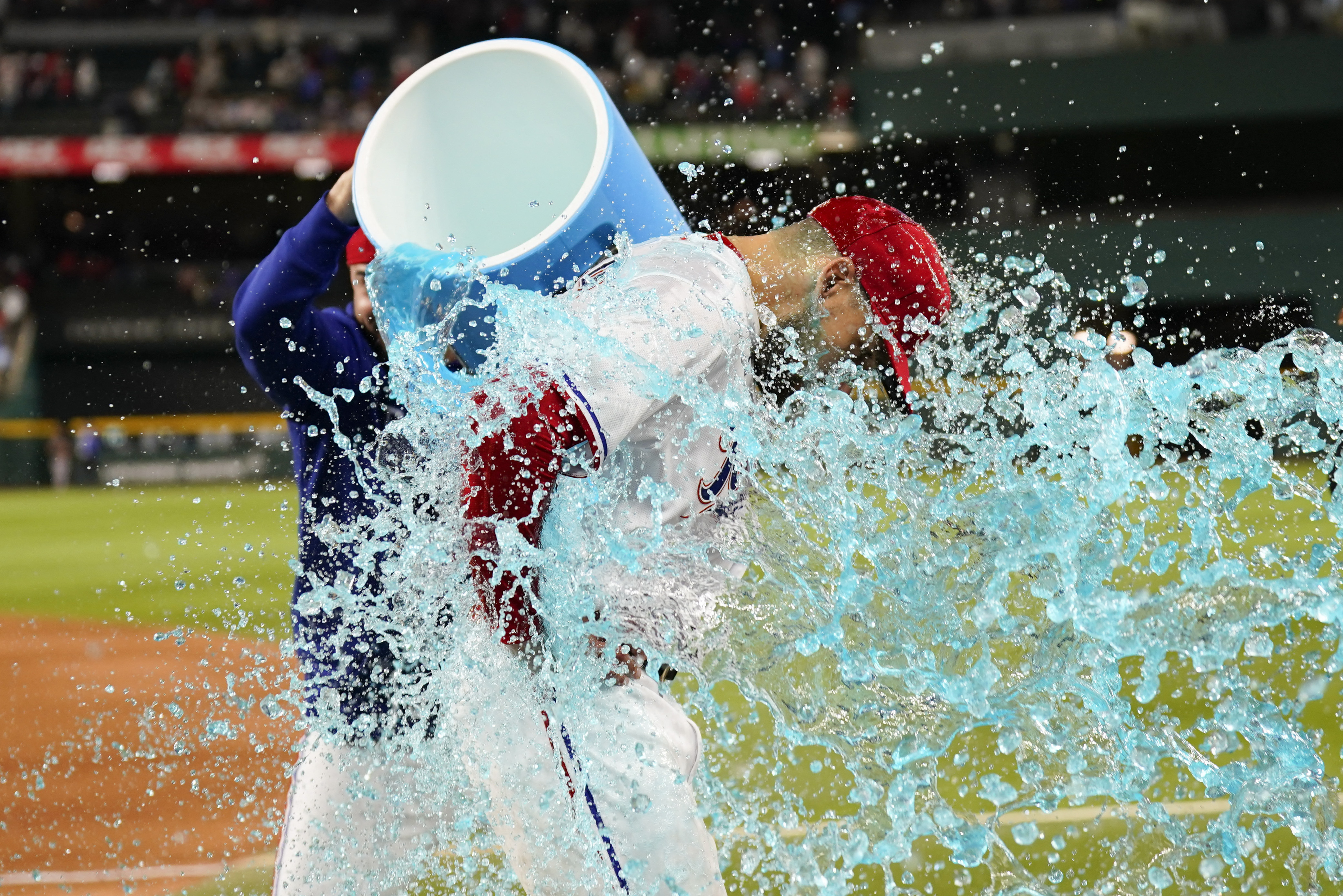 Rangers' Nathan Eovaldi dominates Yankees