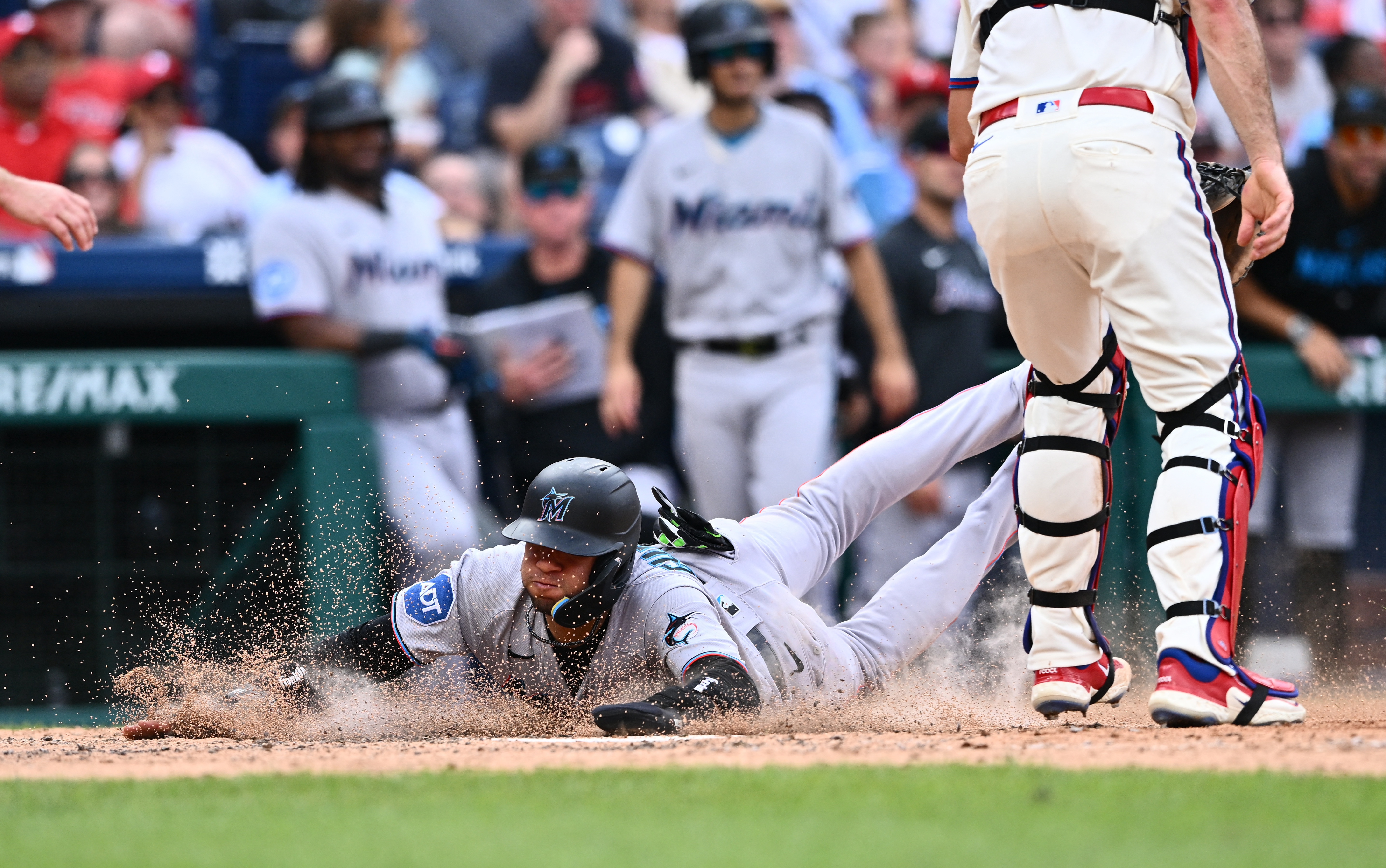 Bryan De La Cruz homers, Marlins lose to Phillies