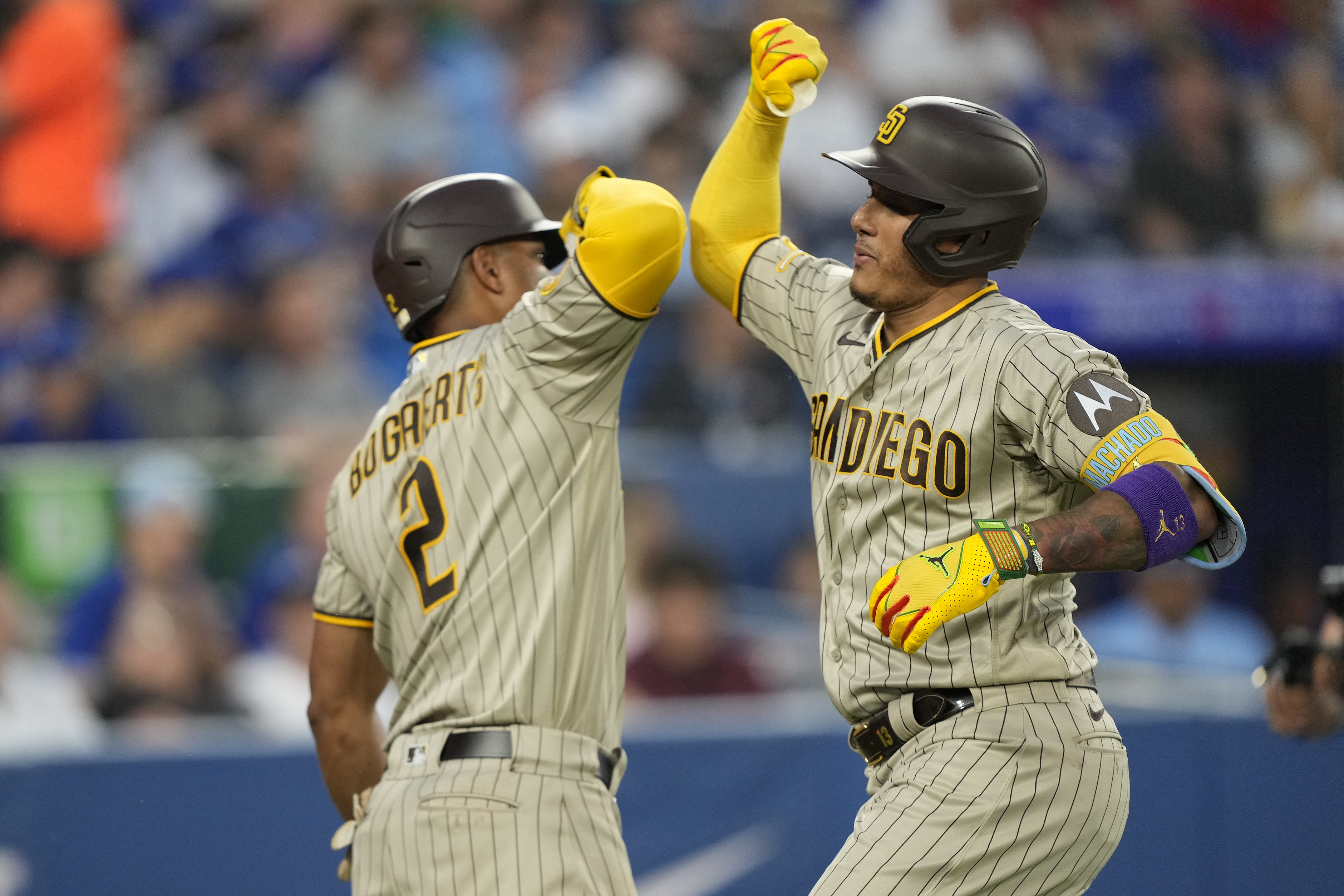 Juan Soto, Padres pummel Blue Jays