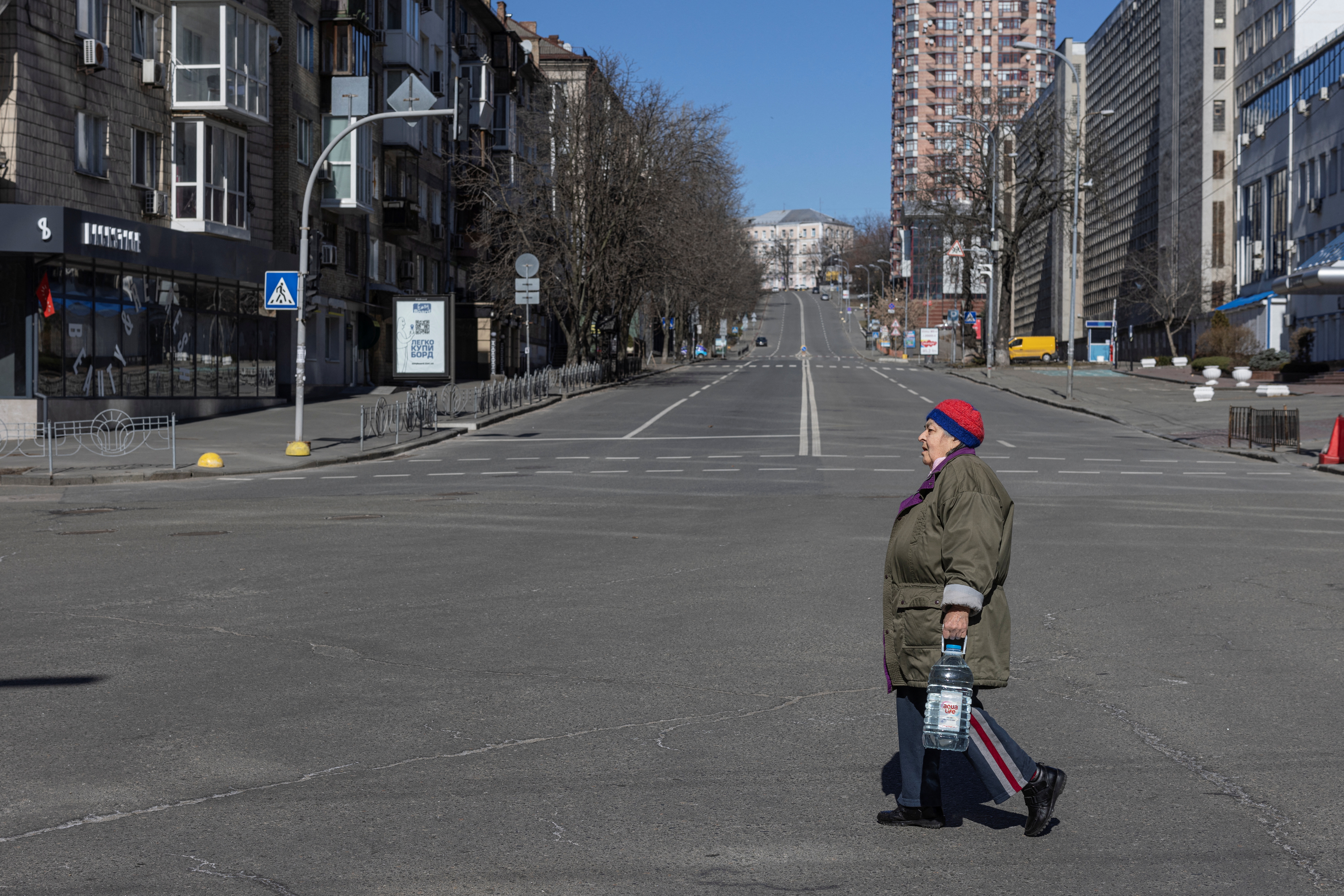 A thirty-five hour curfew in Kyiv