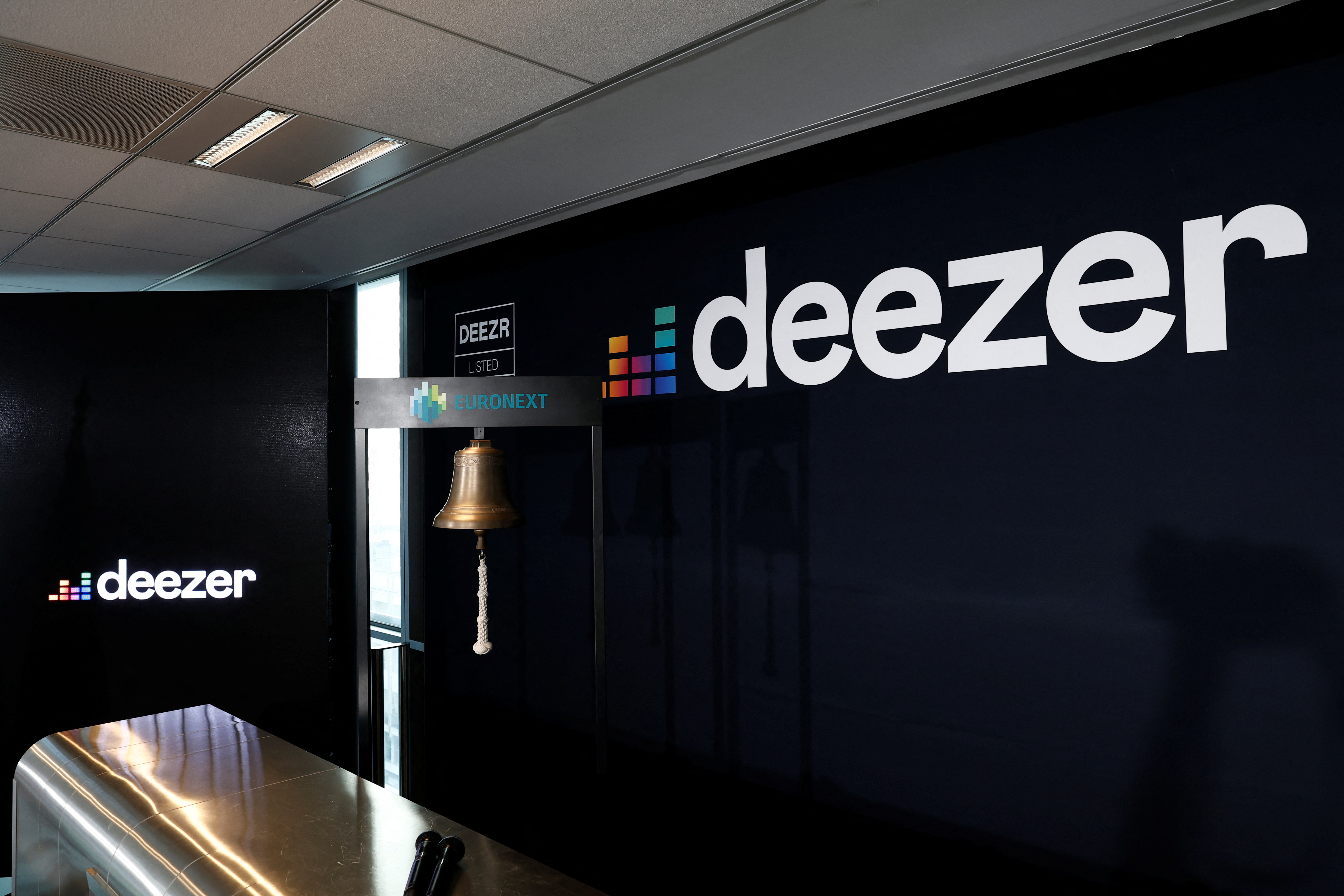 Deezer starts trading on the Euronext stock exchange