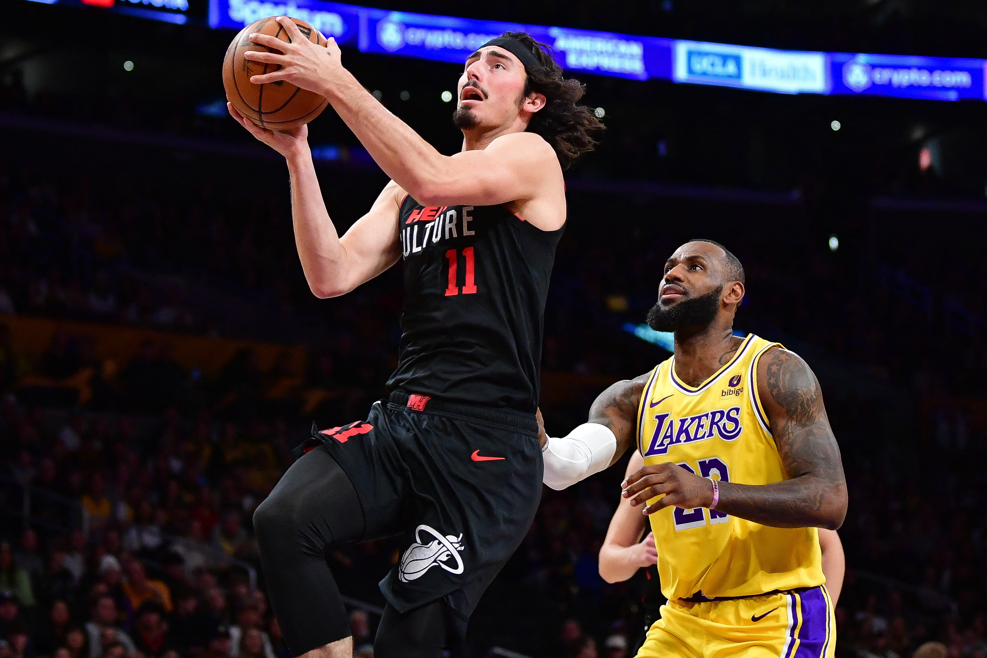 Heat hand slumping Lakers third straight loss