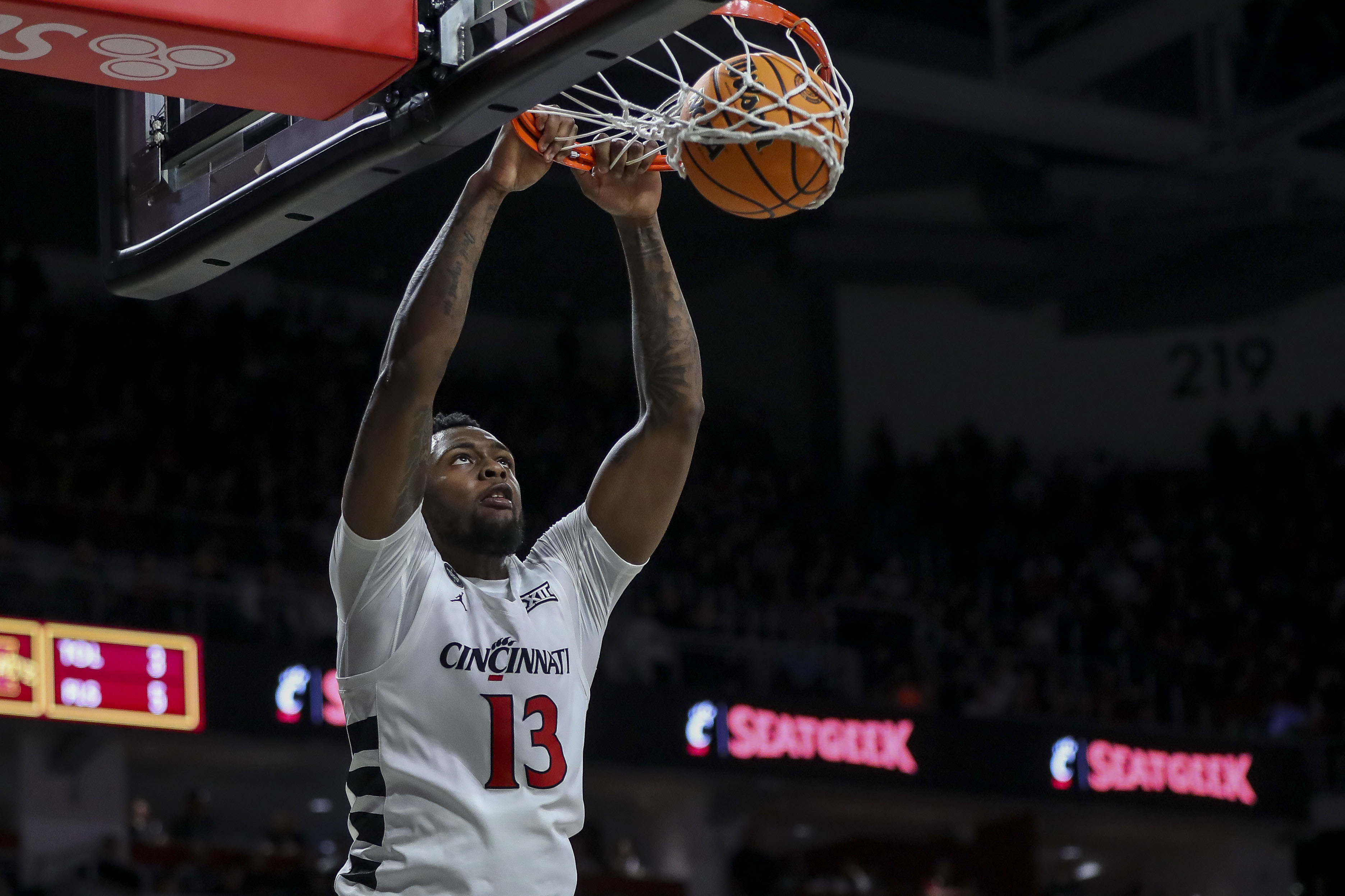 No. 10 Iowa State's Defense Shuts Down Cincinnati | Reuters