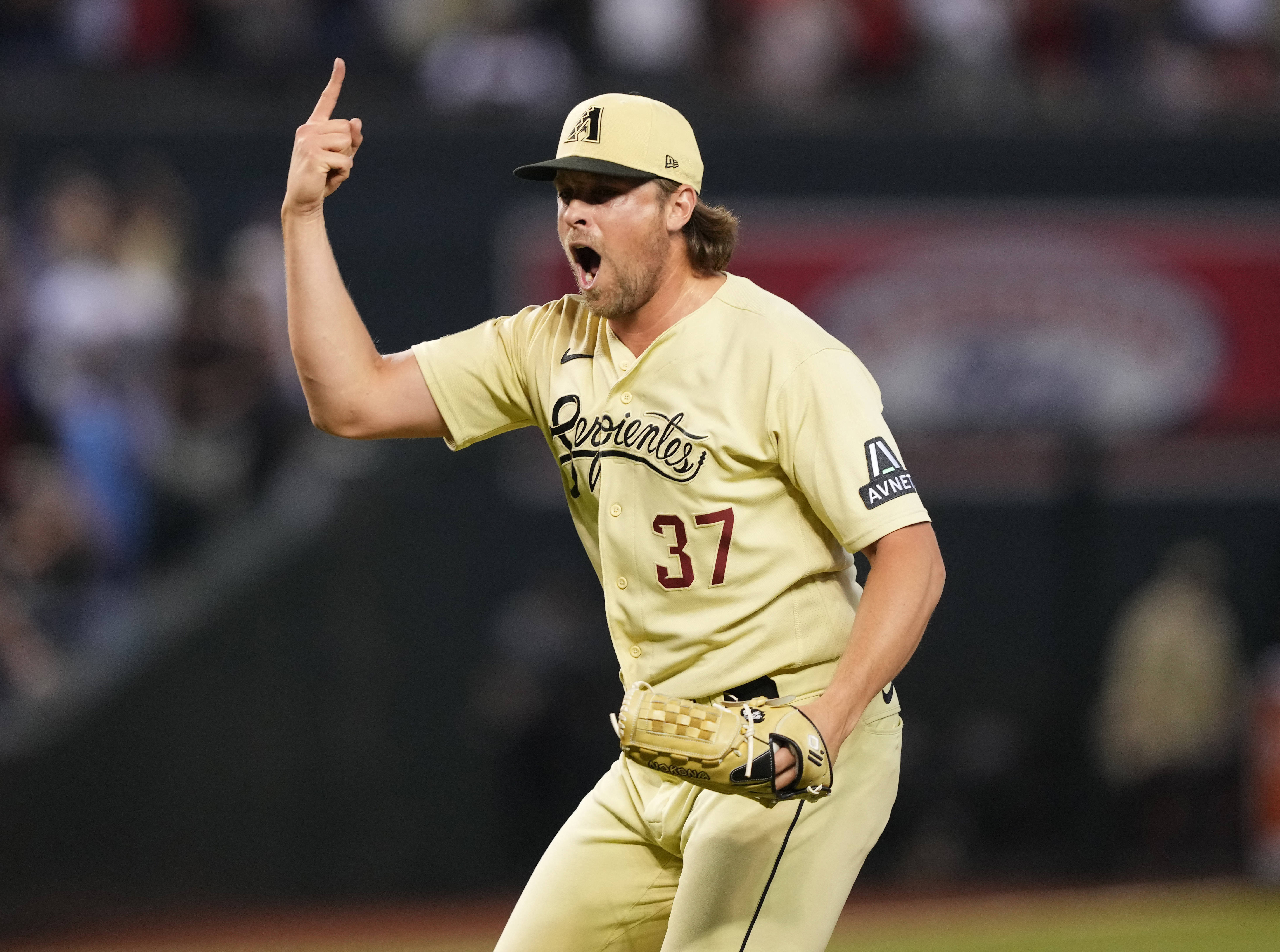 Brandon Pfaadt earns first career win as D-backs top Reds