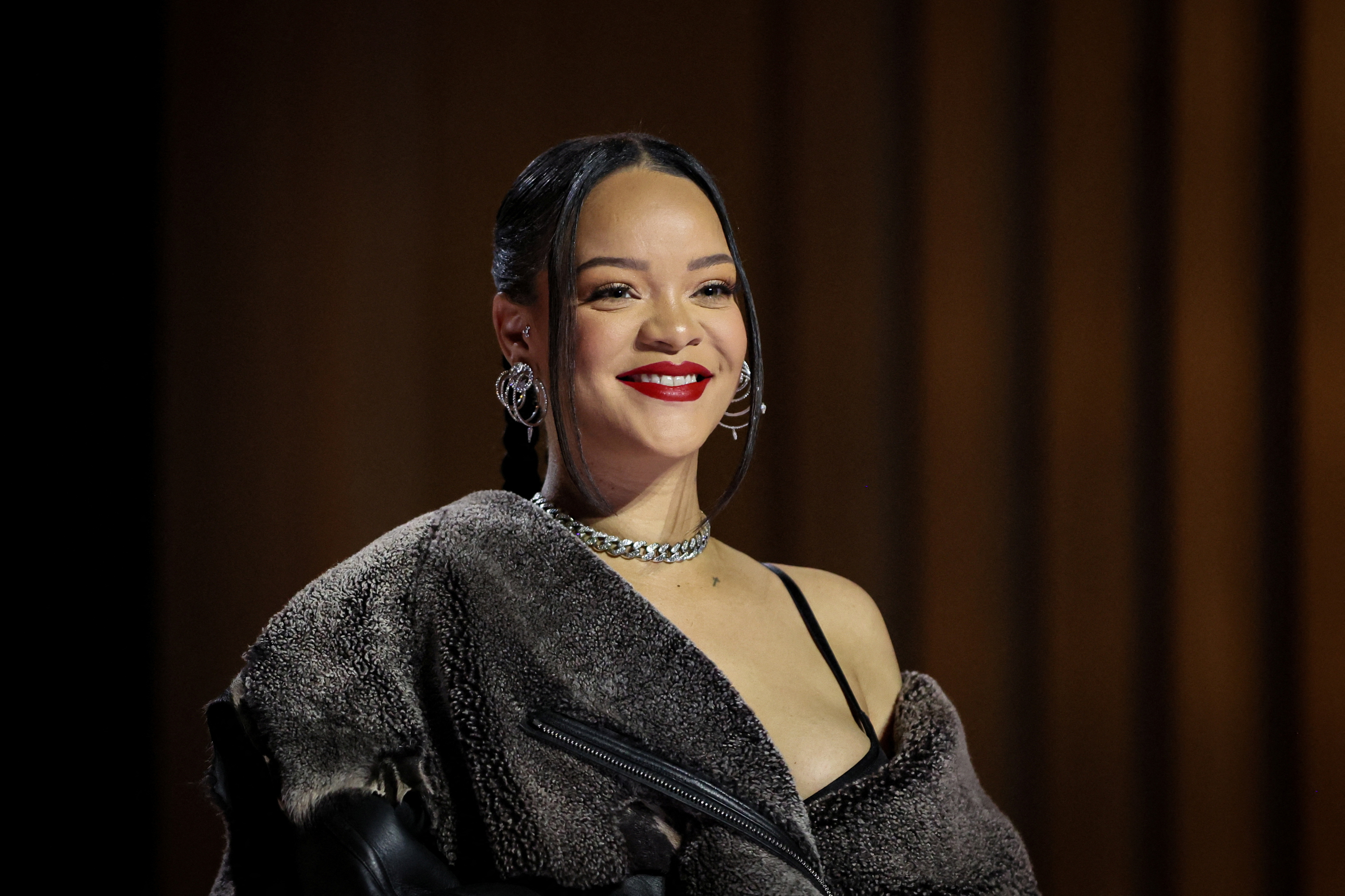 Rihanna plans highly-awaited return to stage with Super Bowl halftime show