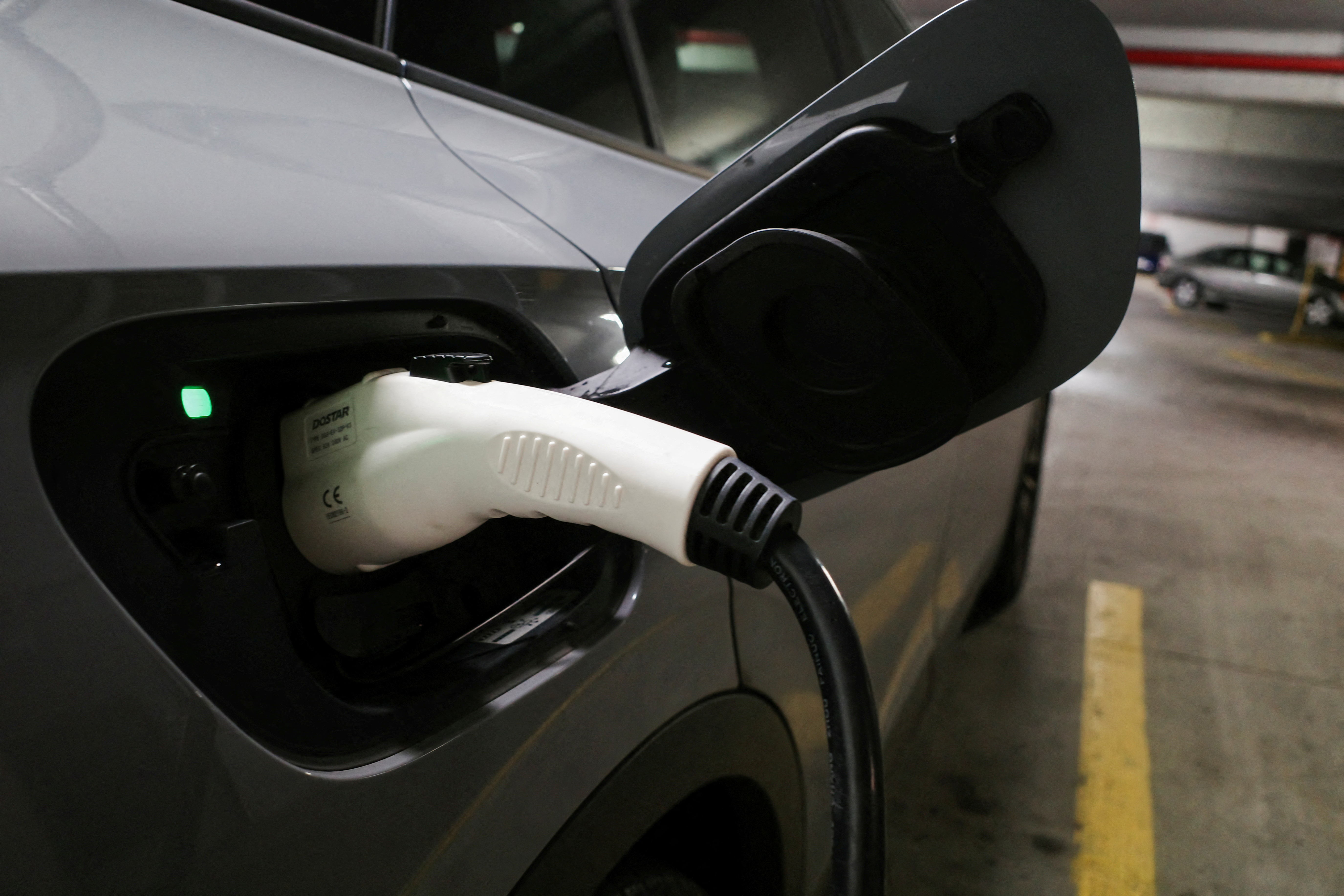 Electric Vehicles: Government To Setup Charging Stations At Every