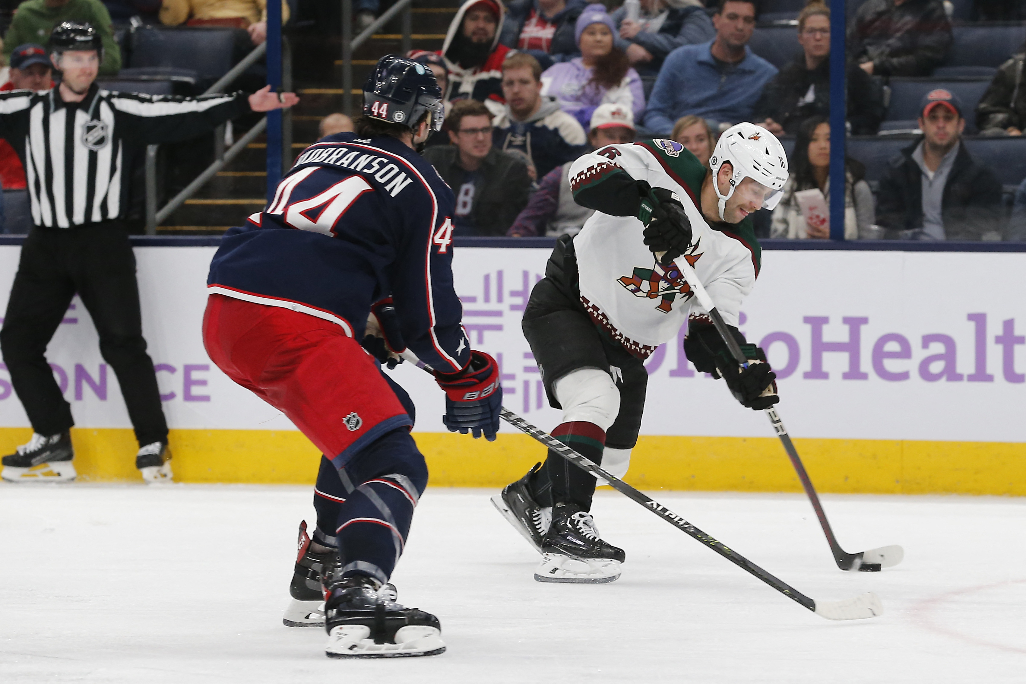 Coyotes score twice in 3rd to extend Blue Jackets’ skid Reuters