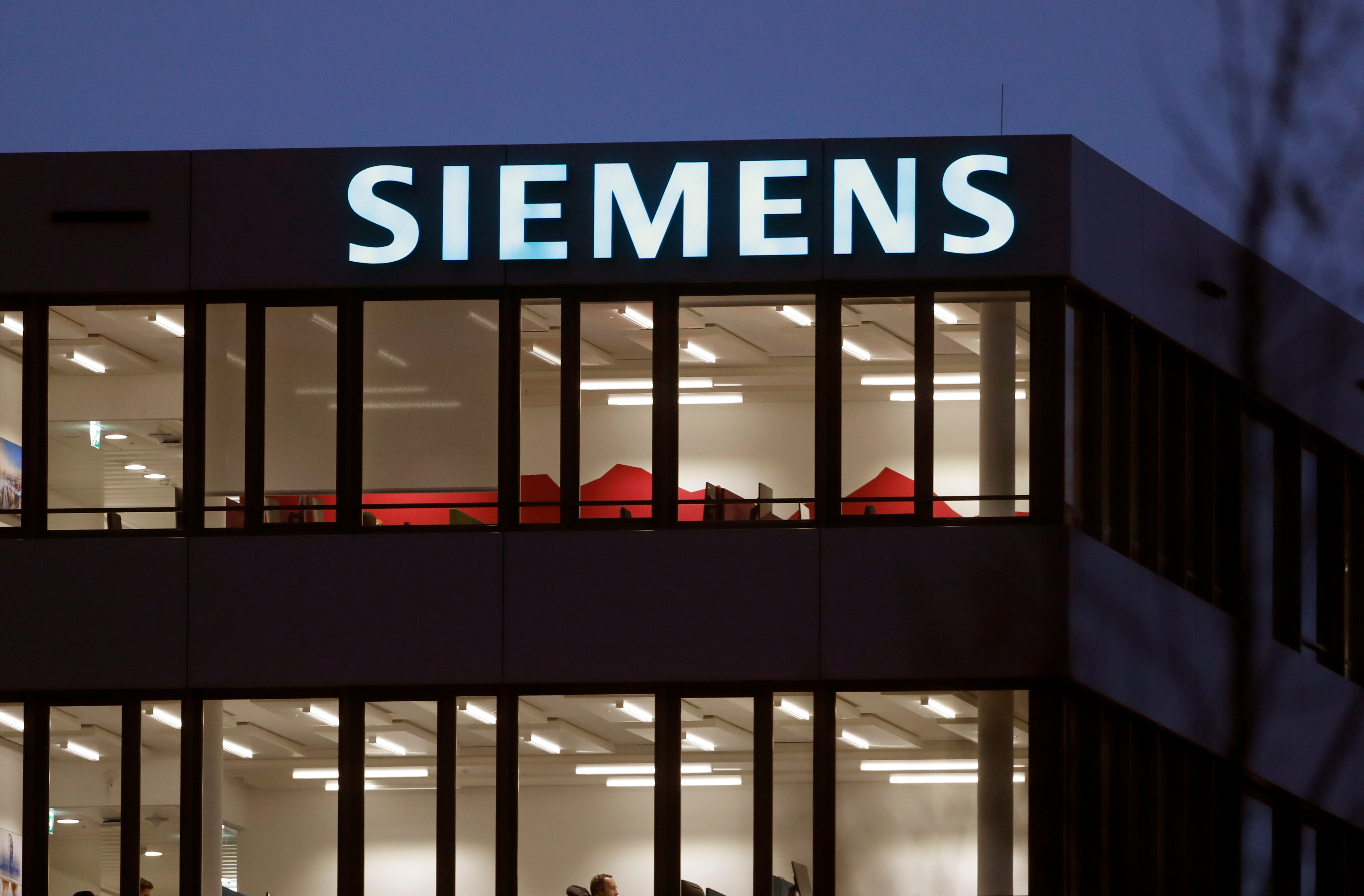  Siemens to invest in India