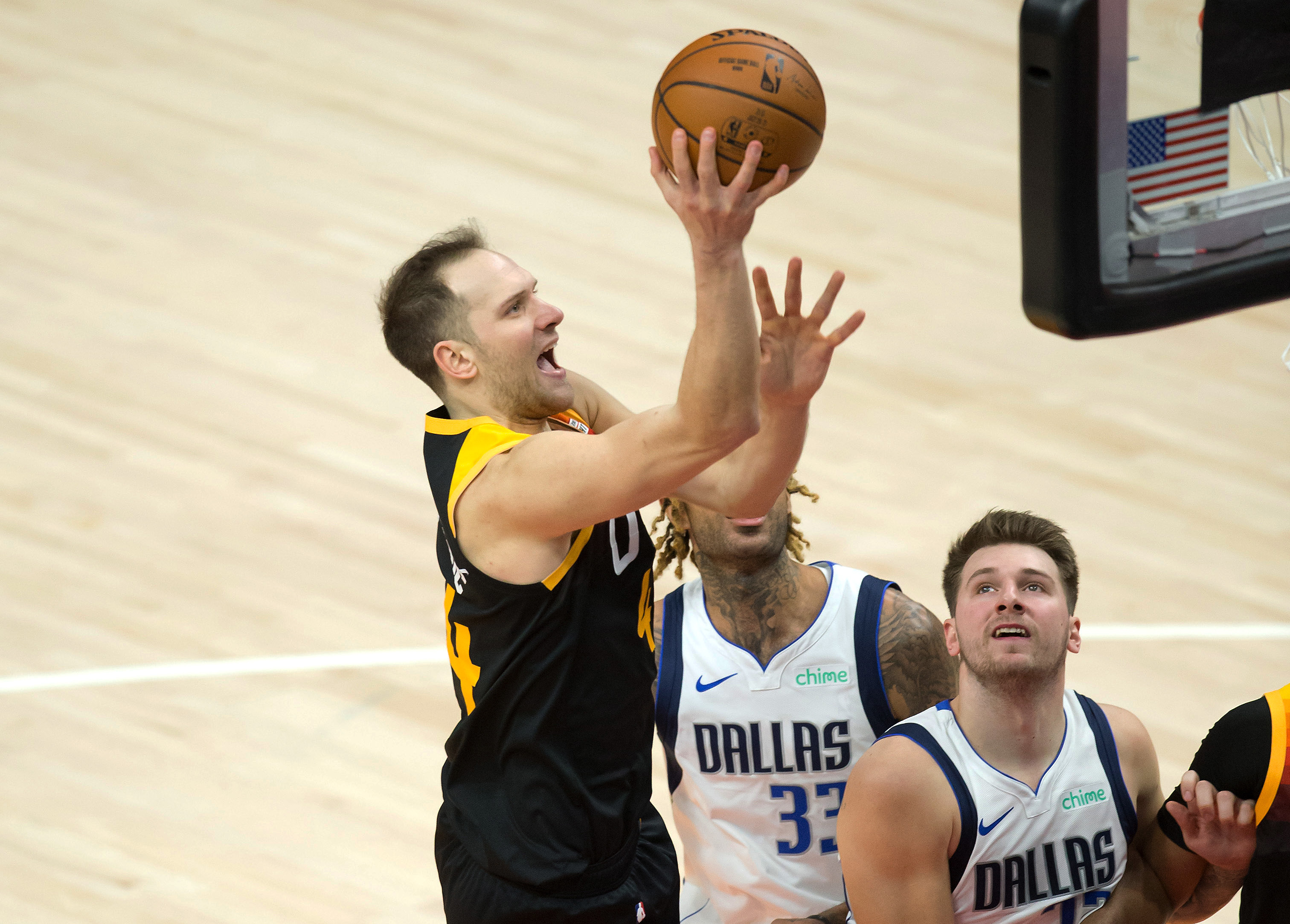 Nba Roundup Jazz Rout Mavs For 11th Win In Row Reuters