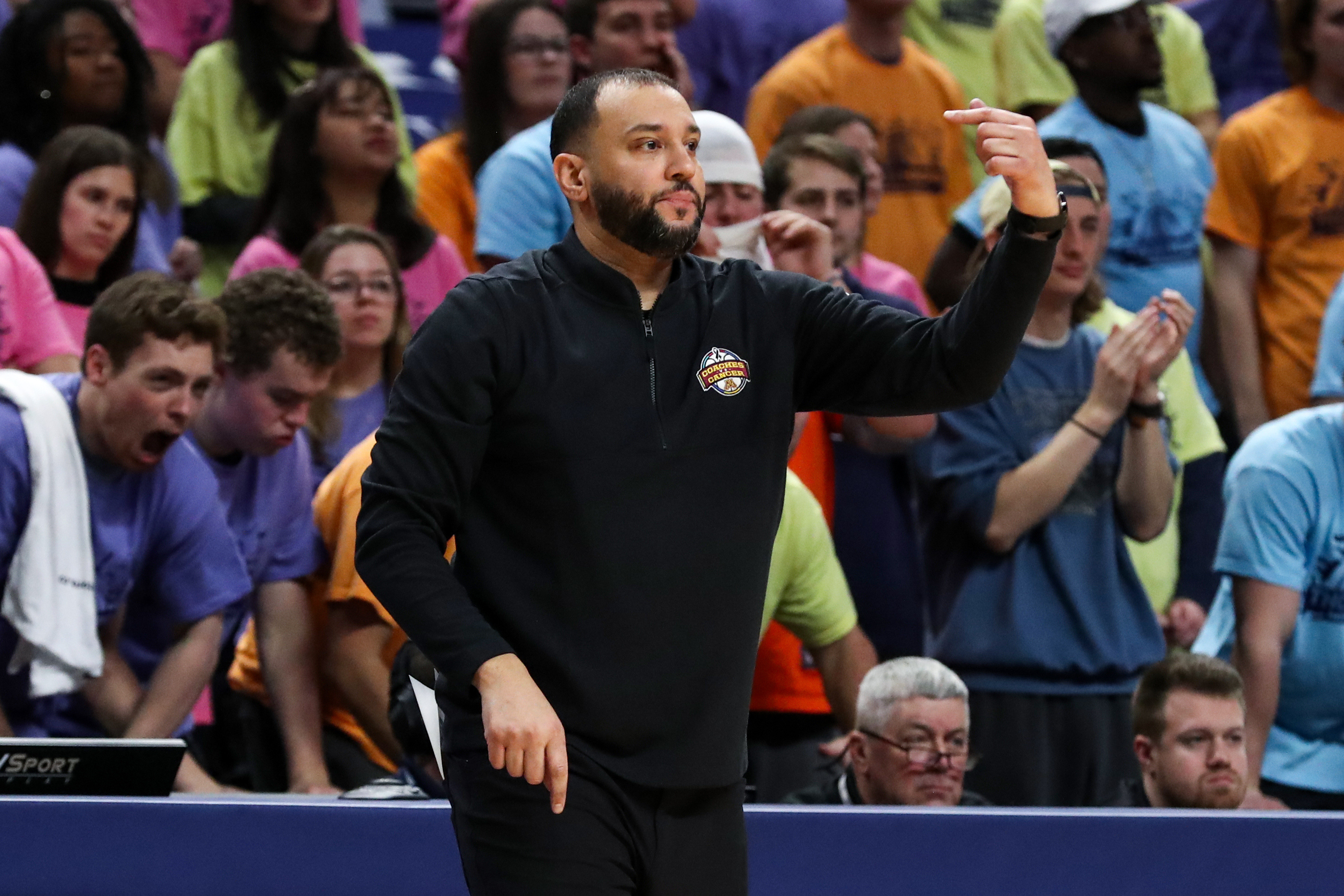 Minnesota snaps skid, topples Penn State Reuters