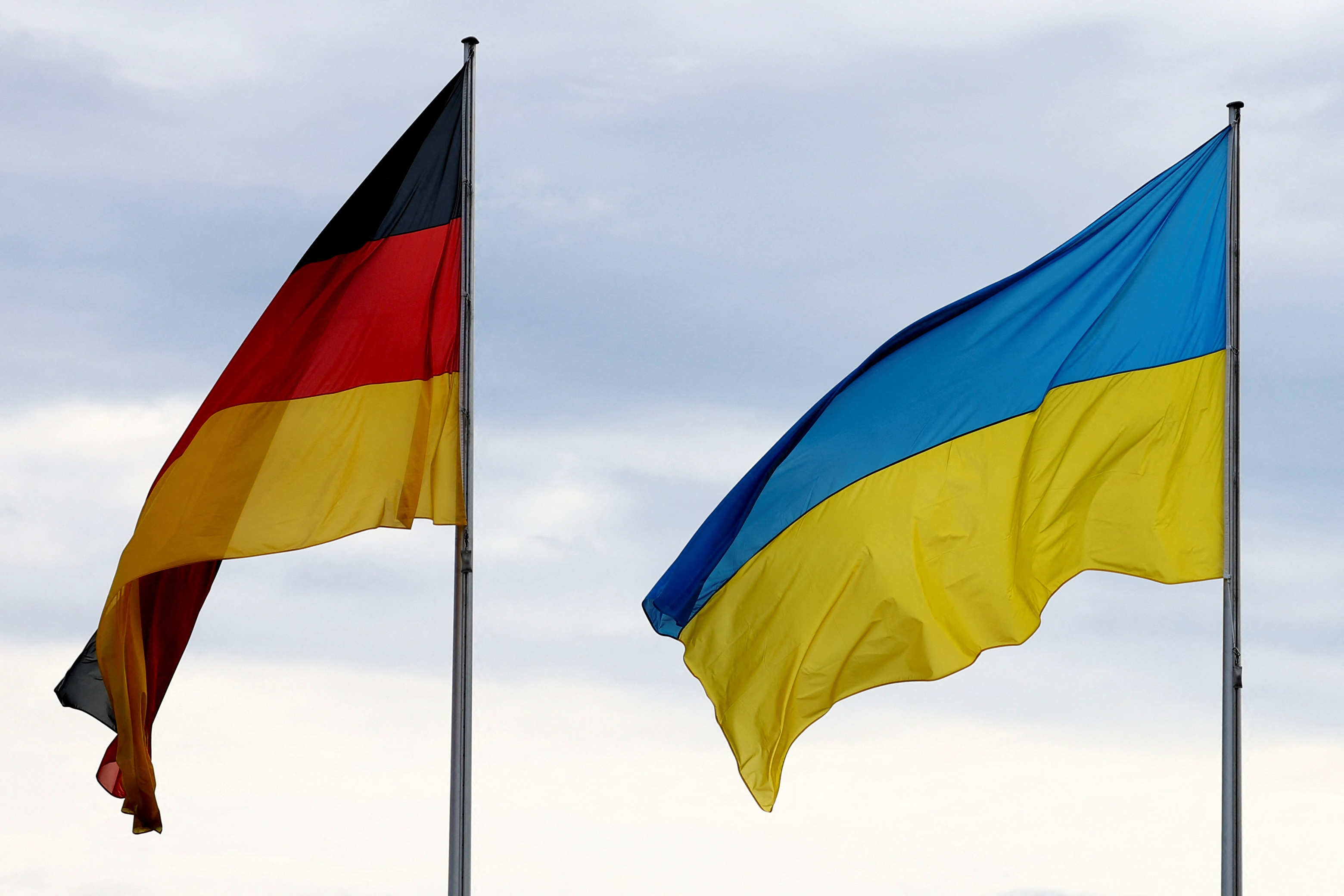 Germany to support Ukraine with 180,000 artillery shells via Czech ...