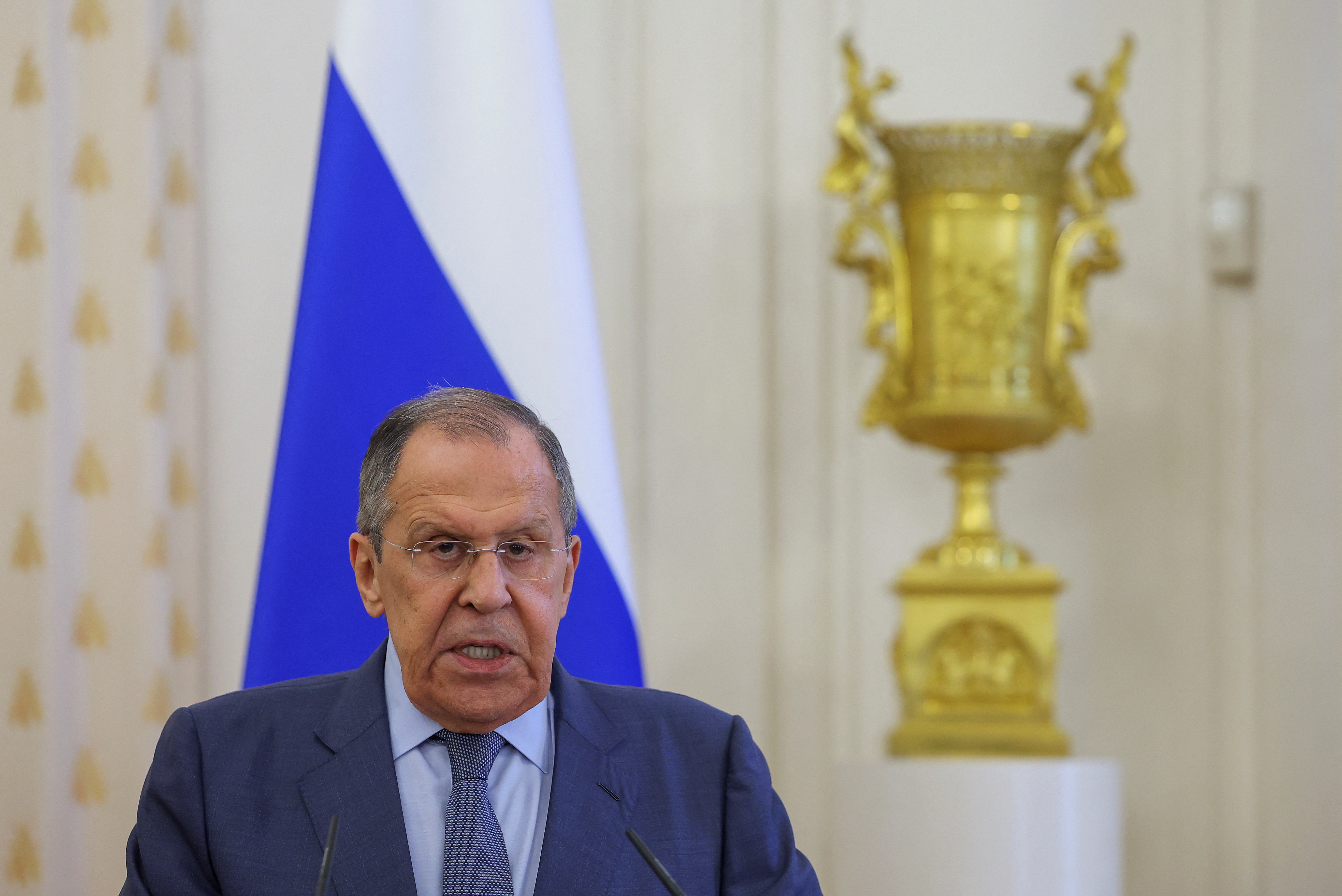 El ministro de Relaciones Exteriores de Rusia, Lavrov, asiste a una recepción con motivo del Día de África en Moscú.