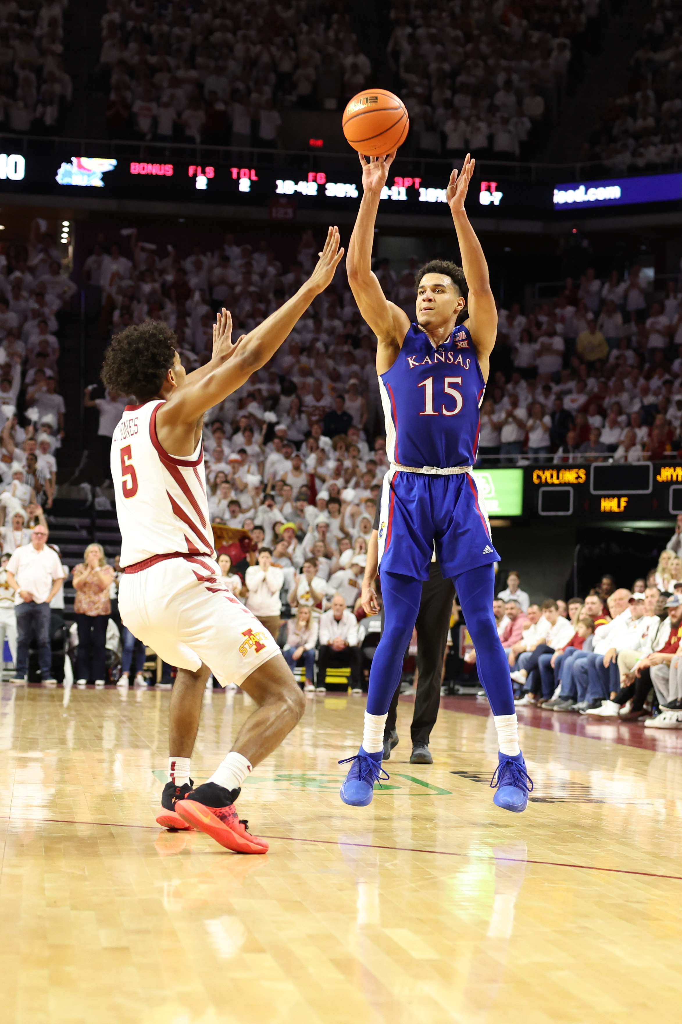 No. 23 Iowa State Stays Perfect At Home, Defeating No. 7 Kansas | Reuters