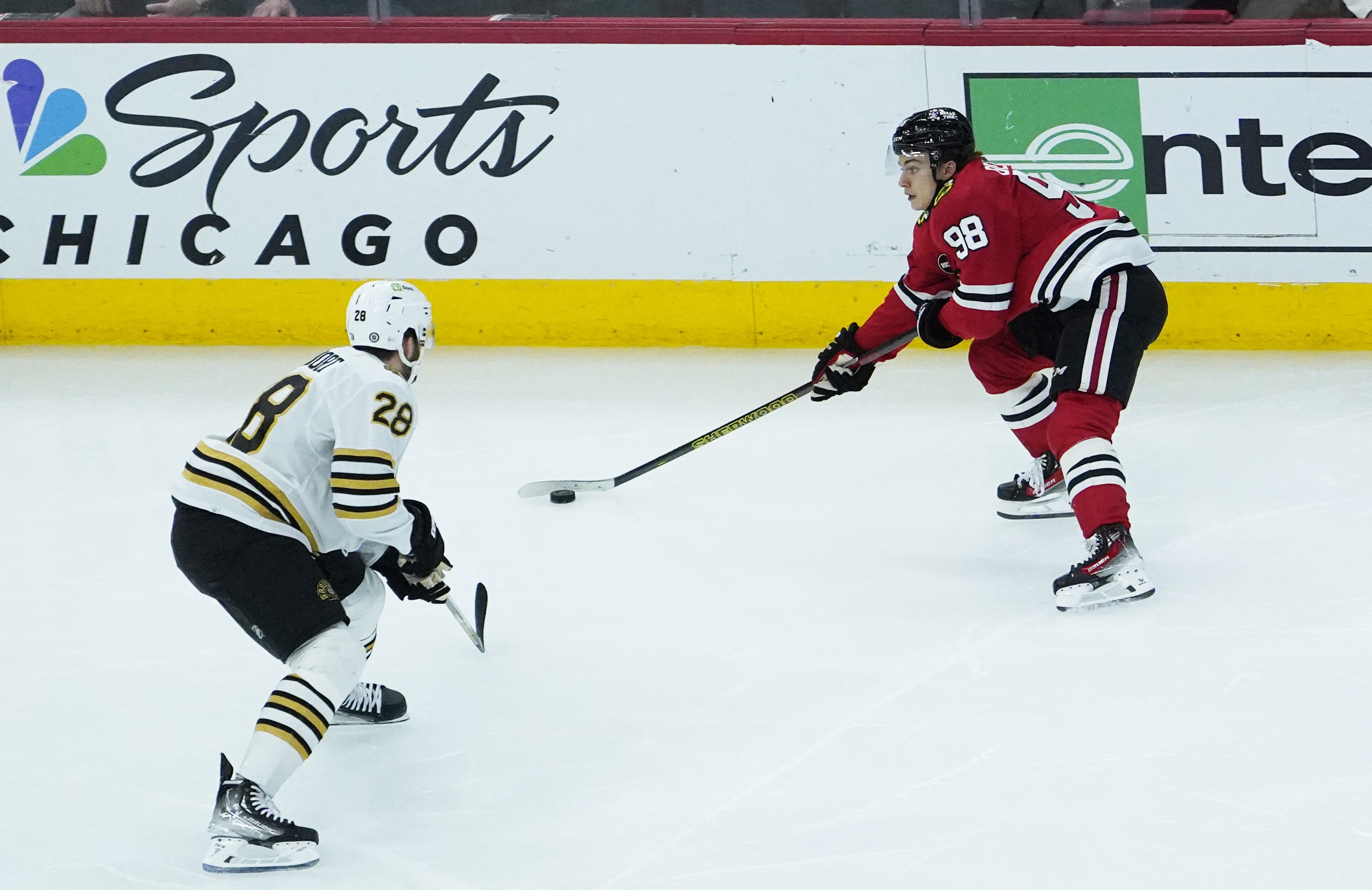 Jeremy Swayman blanks Blackhawks as Bruins improve to 6-0-0 | Reuters