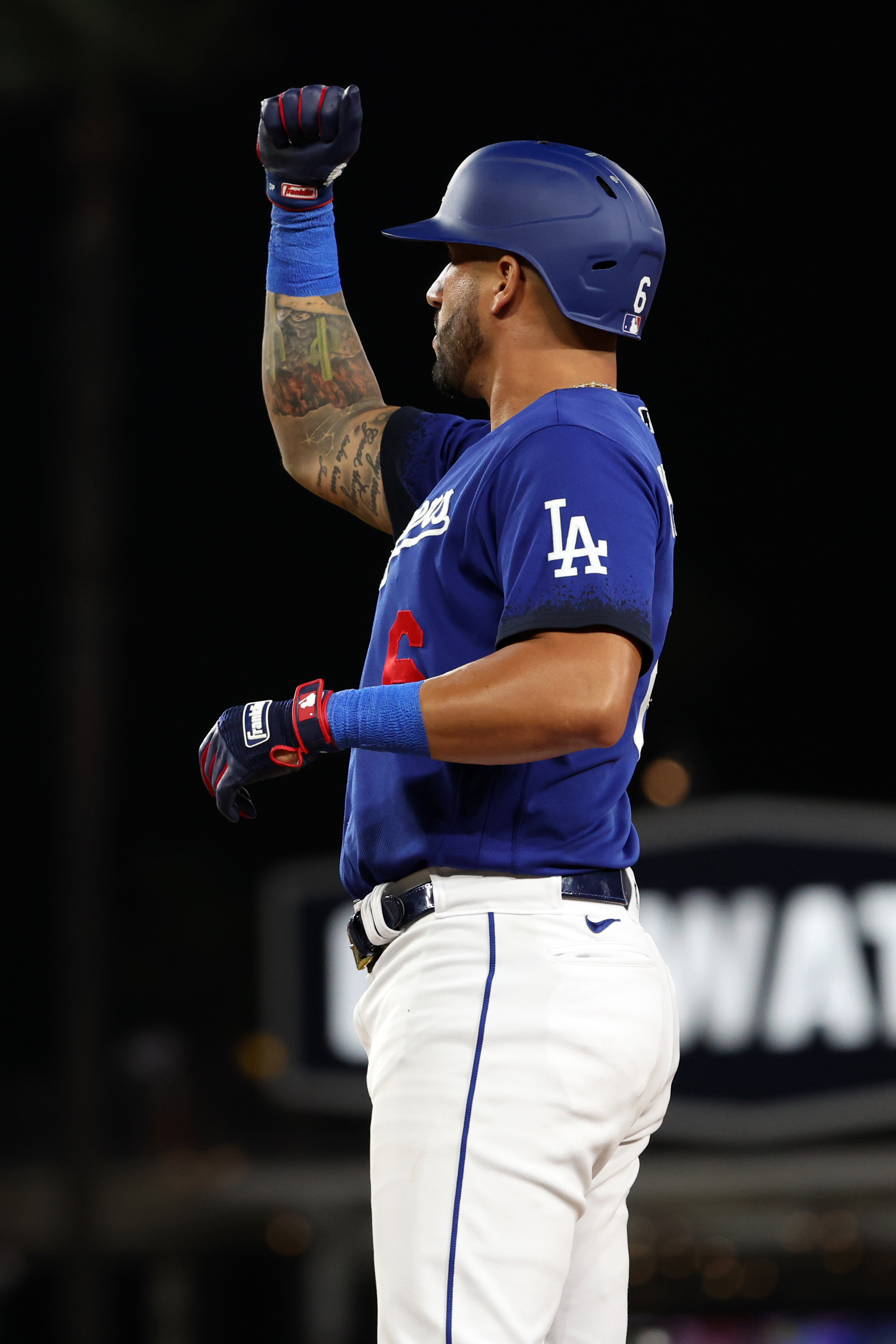 Julio Urias sets tone as Dodgers sweep A's