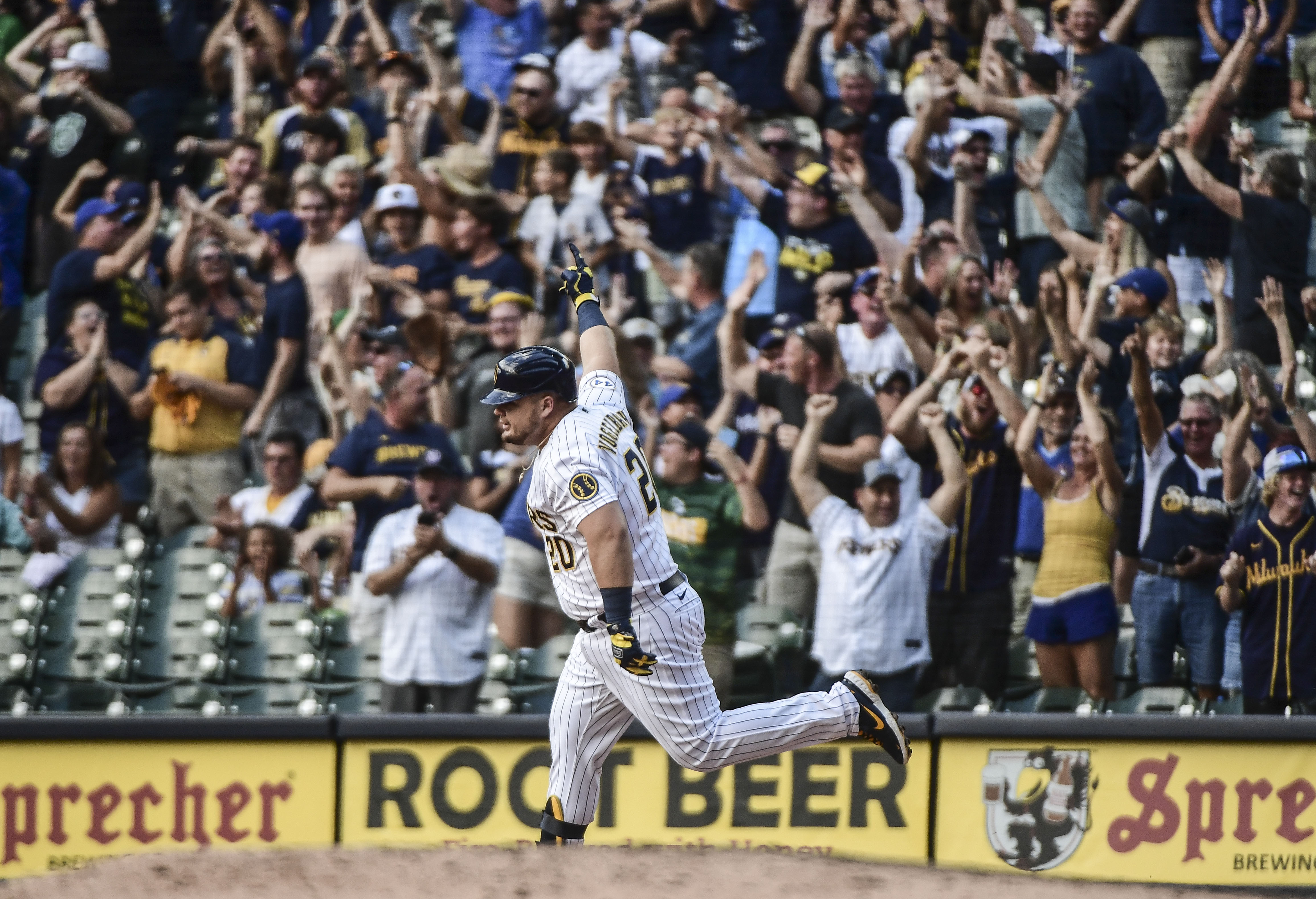 Walk-off ways: Daniel Vogelbach's grand slam was just the Brewers' latest  dramatic game-winning play