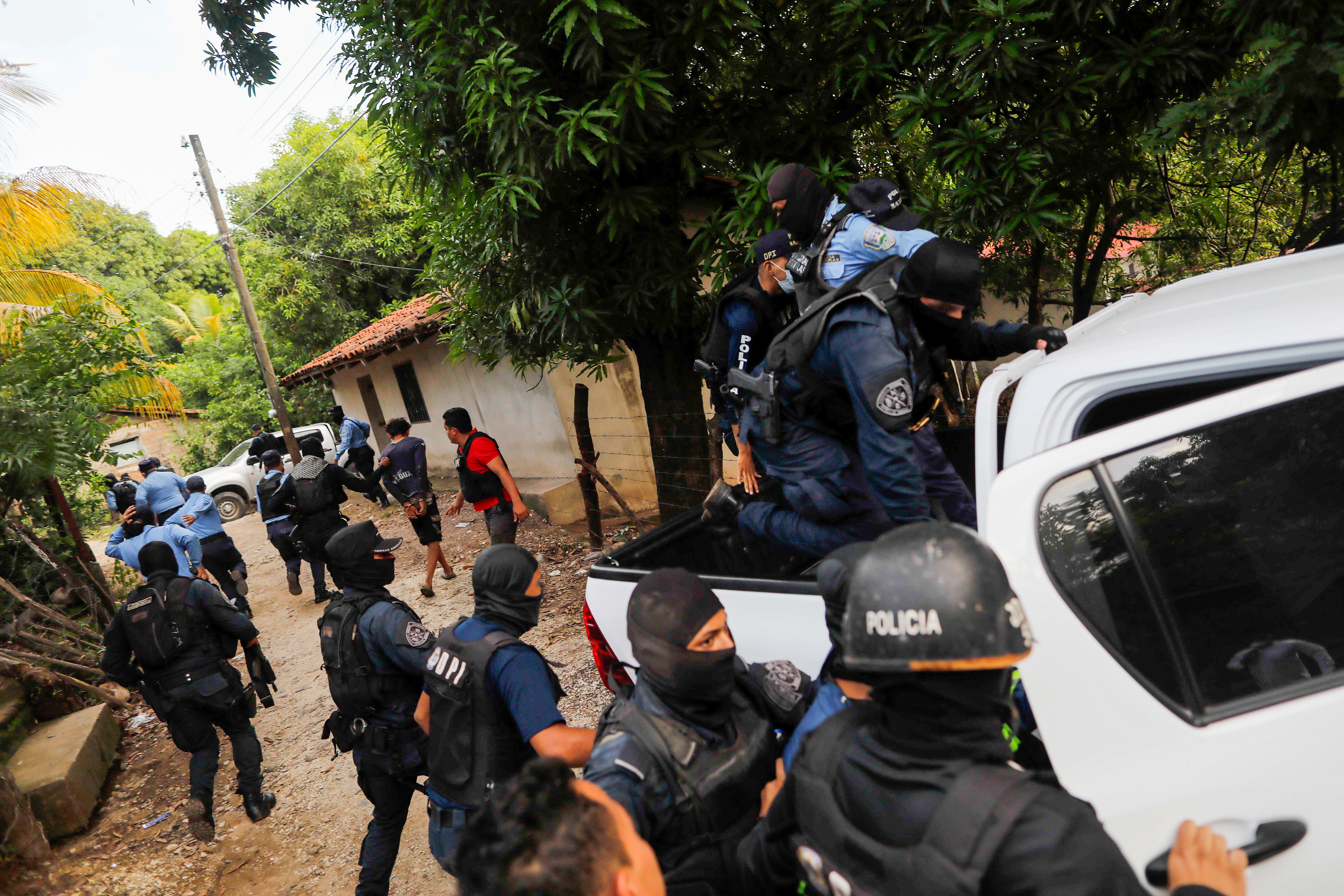 Honduran police arrest five after mob of 600 lynches an Italian man