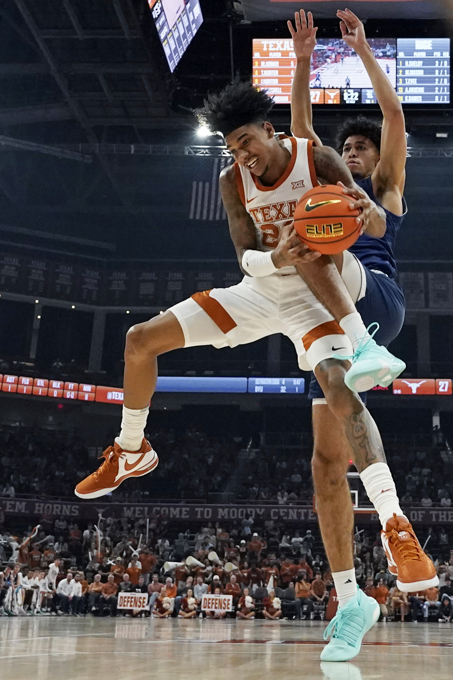 Hot-shooting No. 19 Texas eases to victory over Rice | Reuters