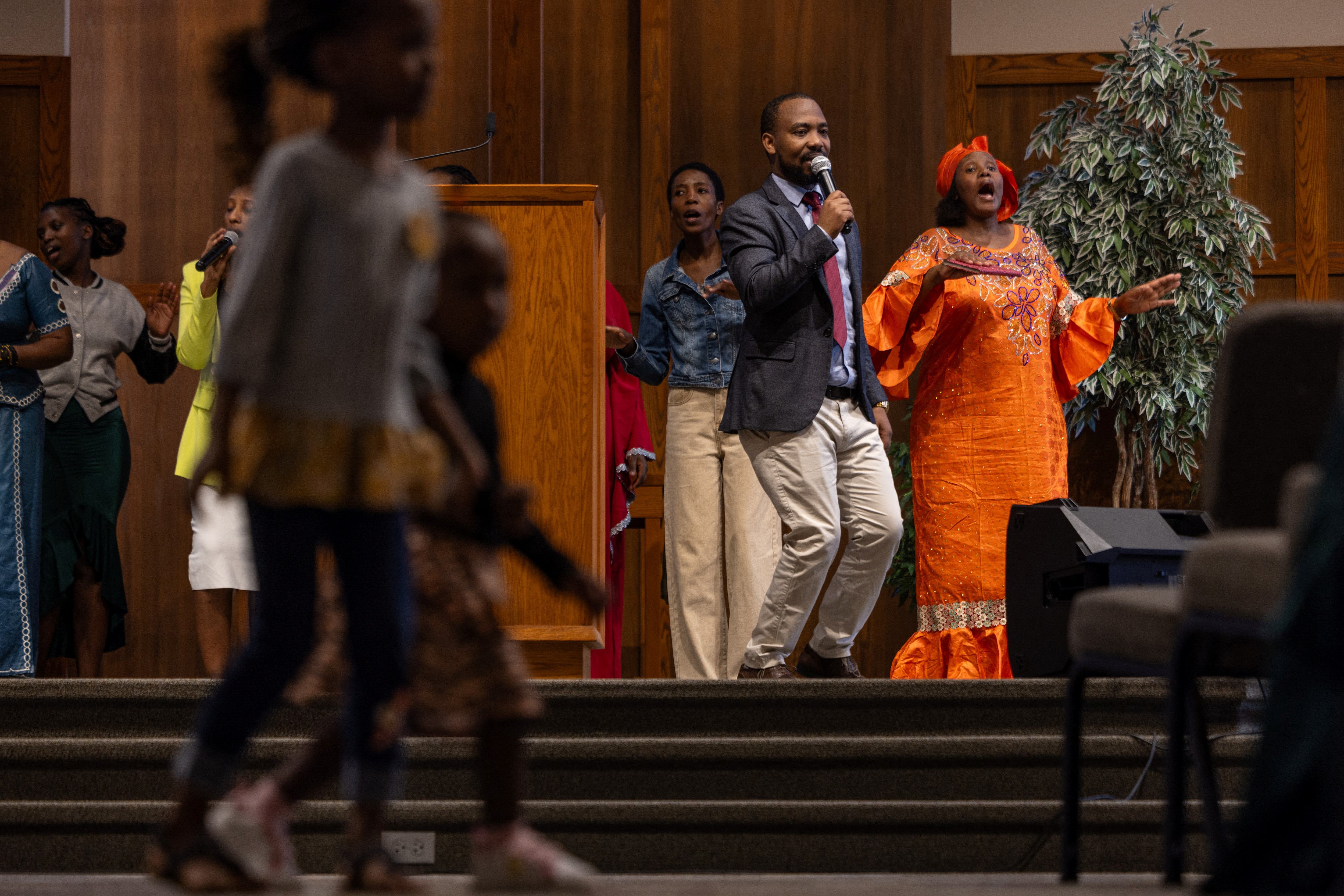 In a small Wisconsin church, Trump's threat of a refugee crackdown looms