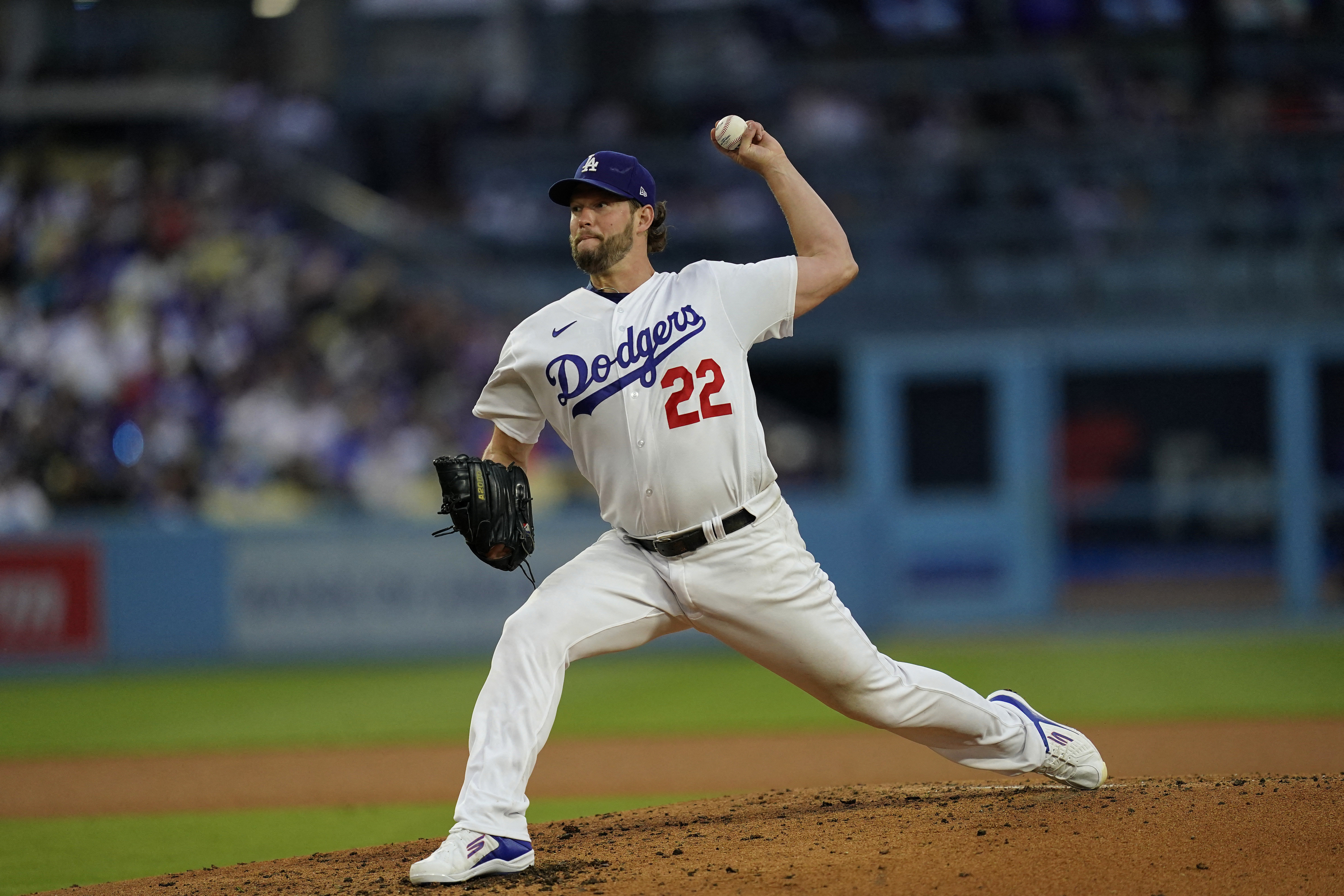 Clayton Kershaw carves up Cardinals in Dodgers' 1-0 win